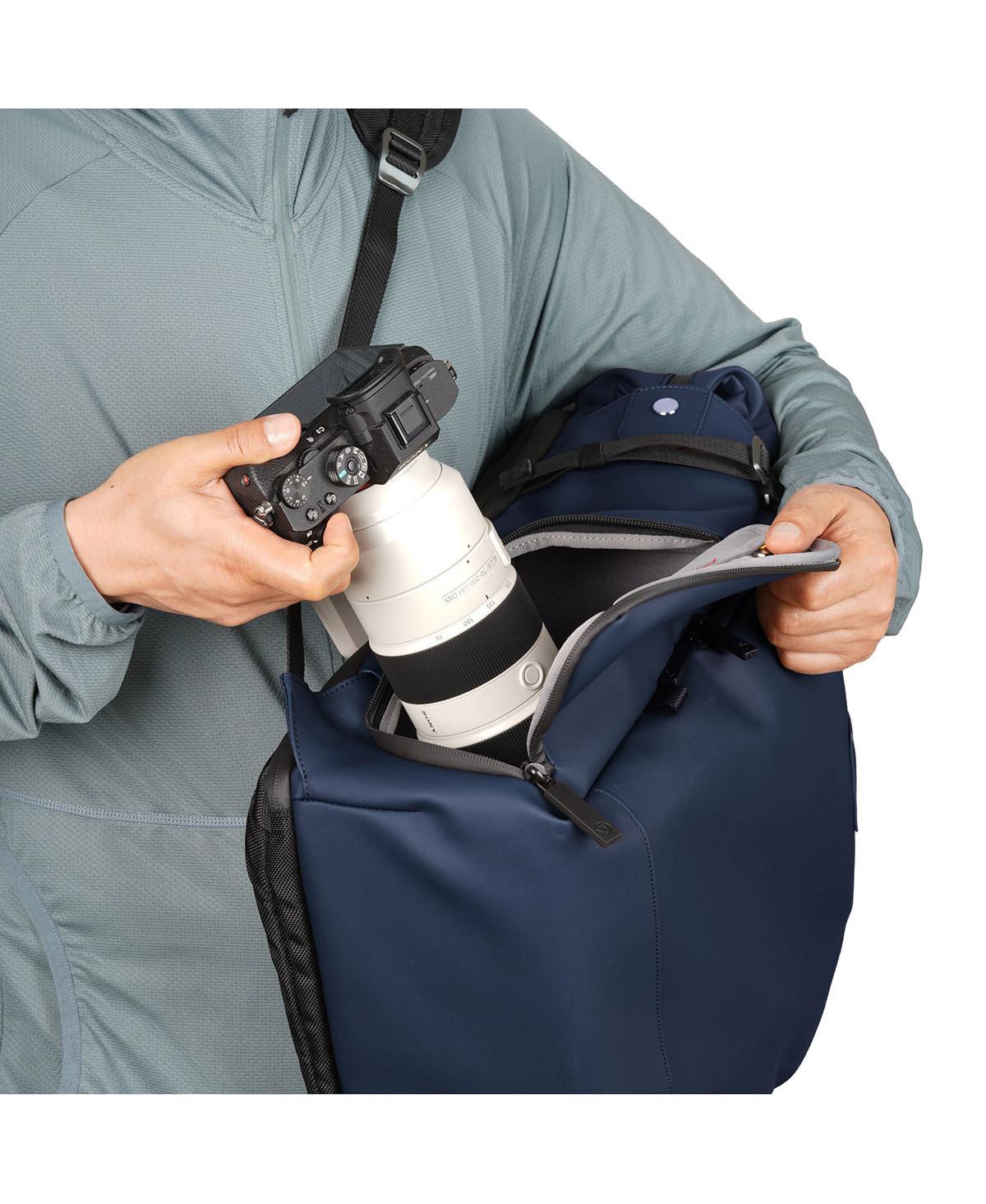 Vanguard The Vanguard Veo Lite B30L camera backpack is a lightweight, versatile solution designed to keep your camera, lenses, and accessories