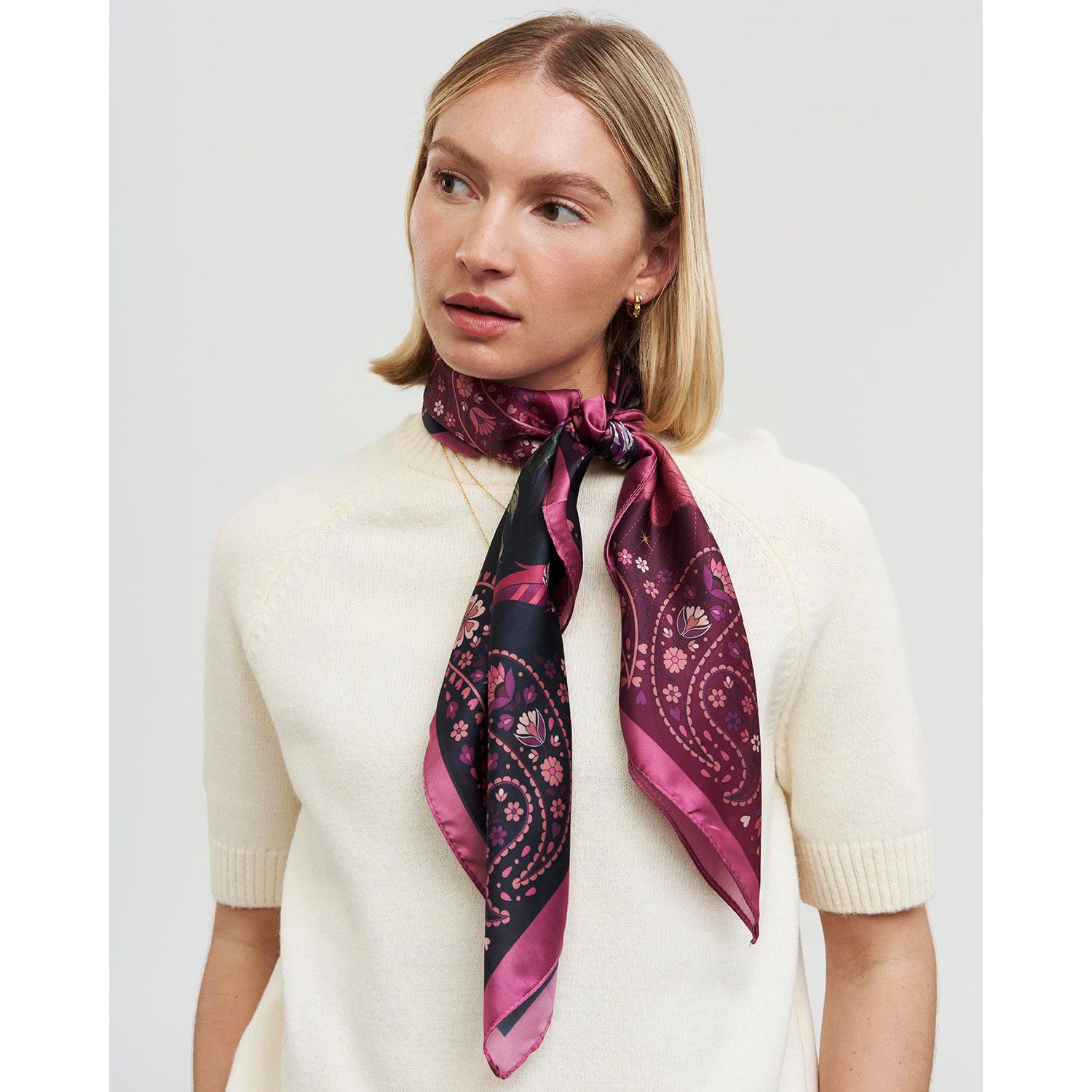 Women's Eve Narrative Medium Square Scarf
