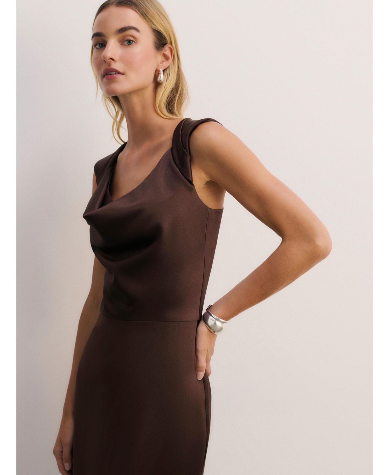 Women's Amorosi Cowl Neck Fit & Flare Sleeveless Gown