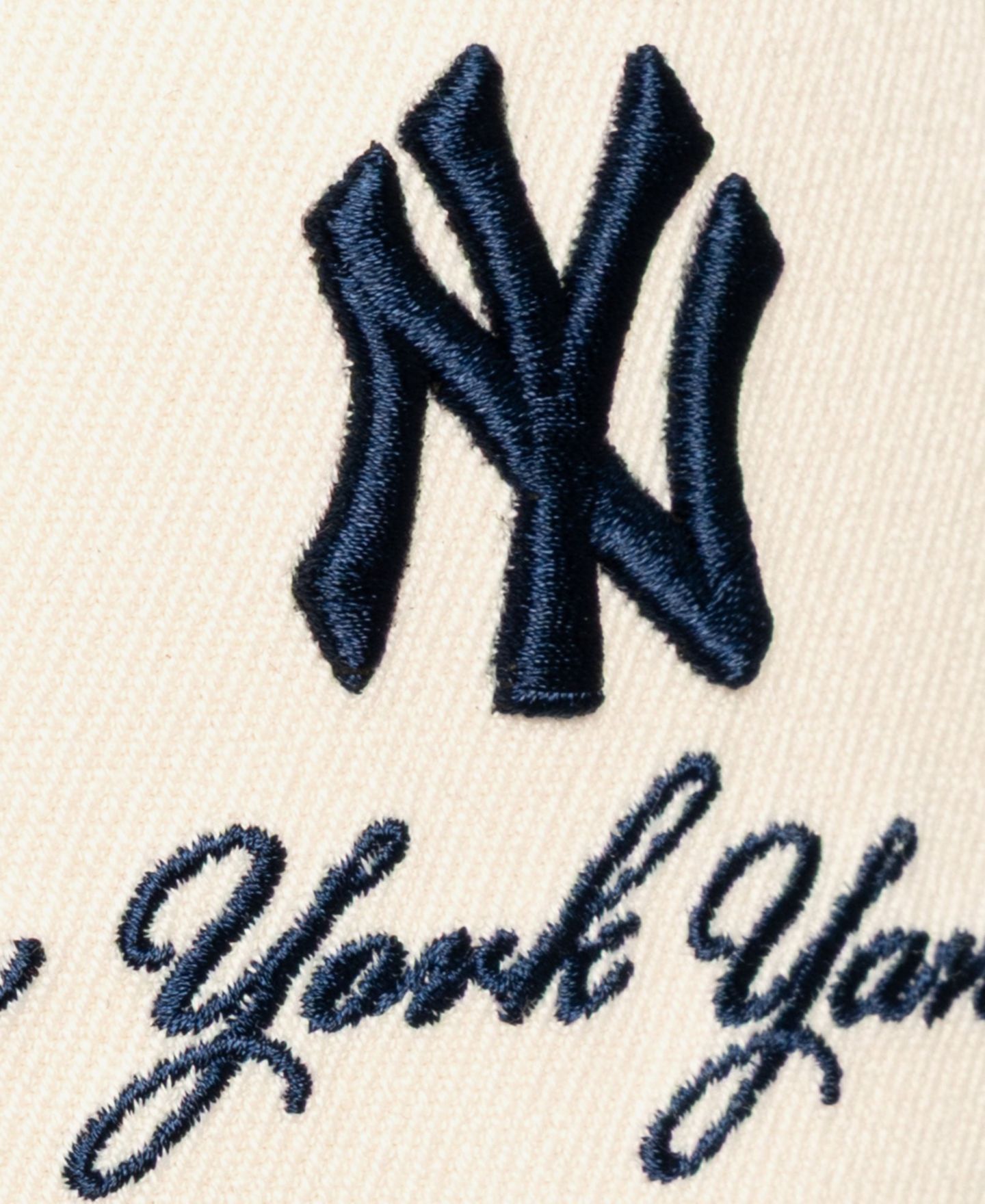 Мужская кепка Mitchell & Ness Cream/Navy New York Yankees Flawless Stretch-Snapback Hat — фото 3