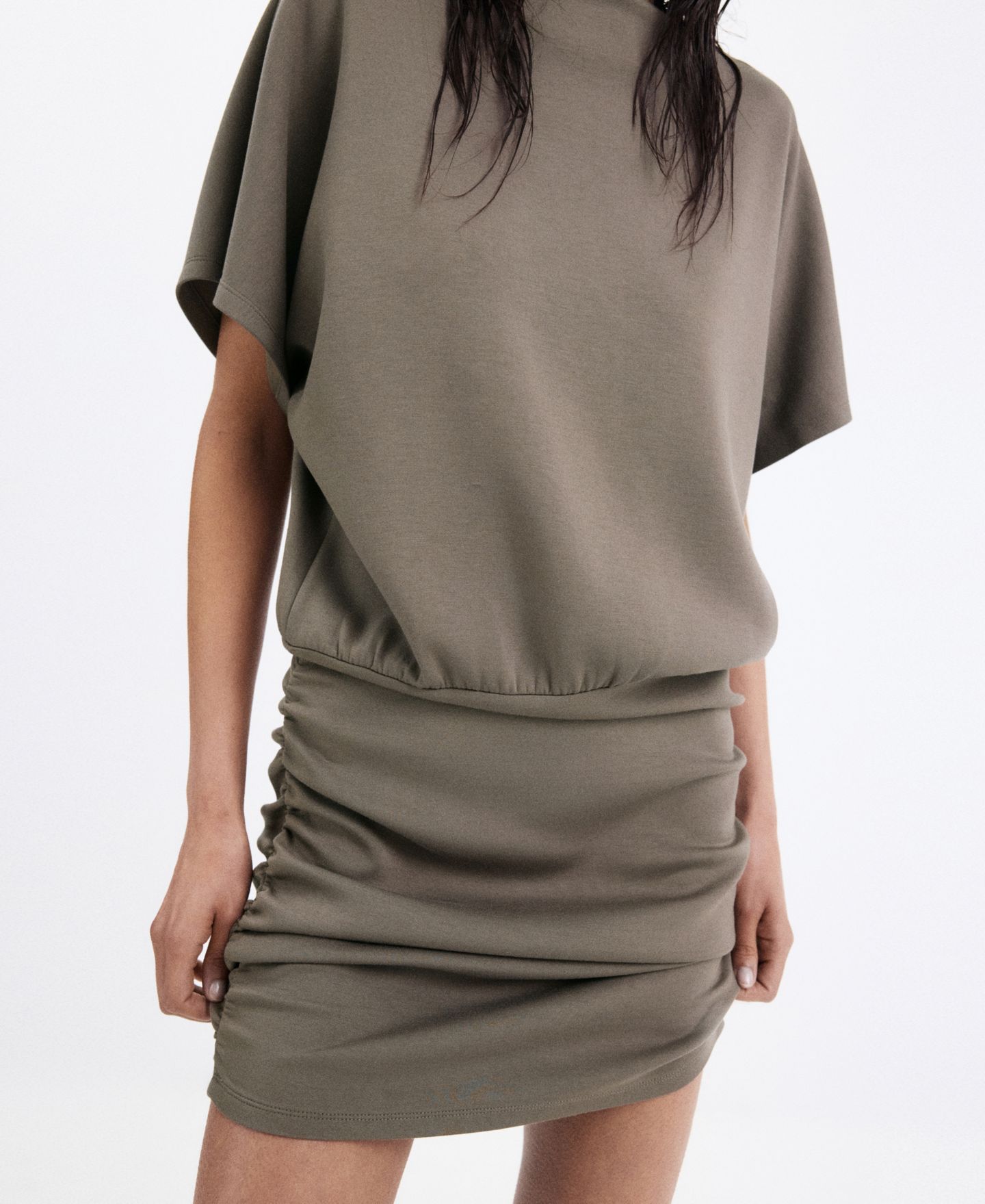 Женское платье Mango Drape-Detail Mini Body-Con, цвет: Коричневый — фото 4