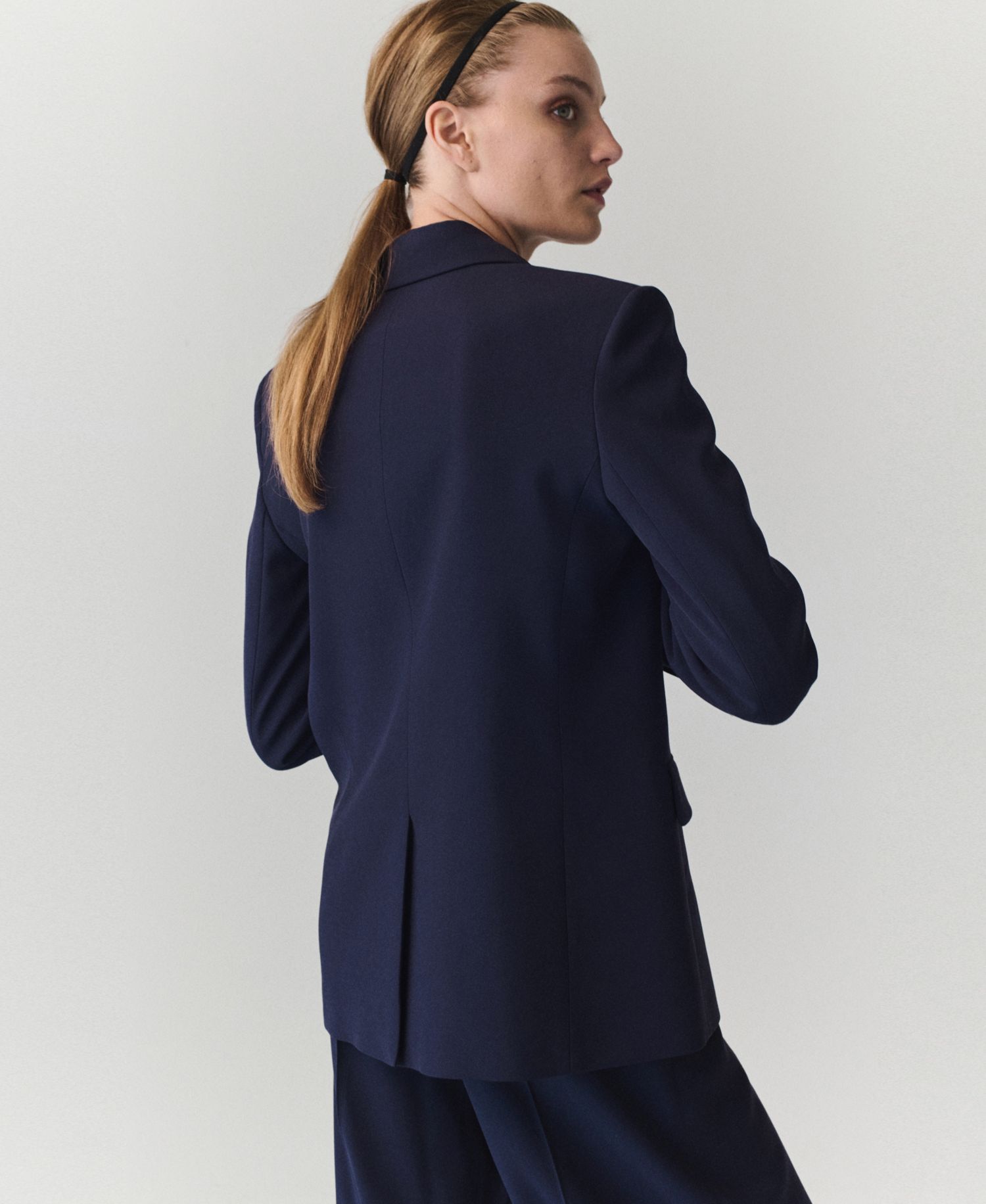 Women's Straight Work Blazer With Flap Pockets
