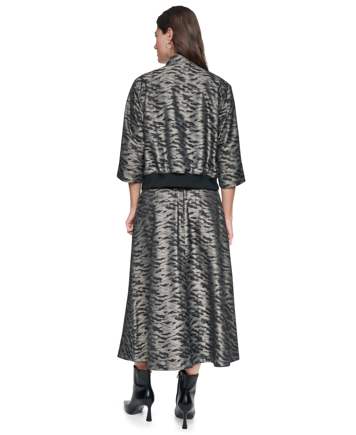 Женская куртка-бомбер DKNY с животным принтом и рукавами 3/4, цвет: Putty — фото 8