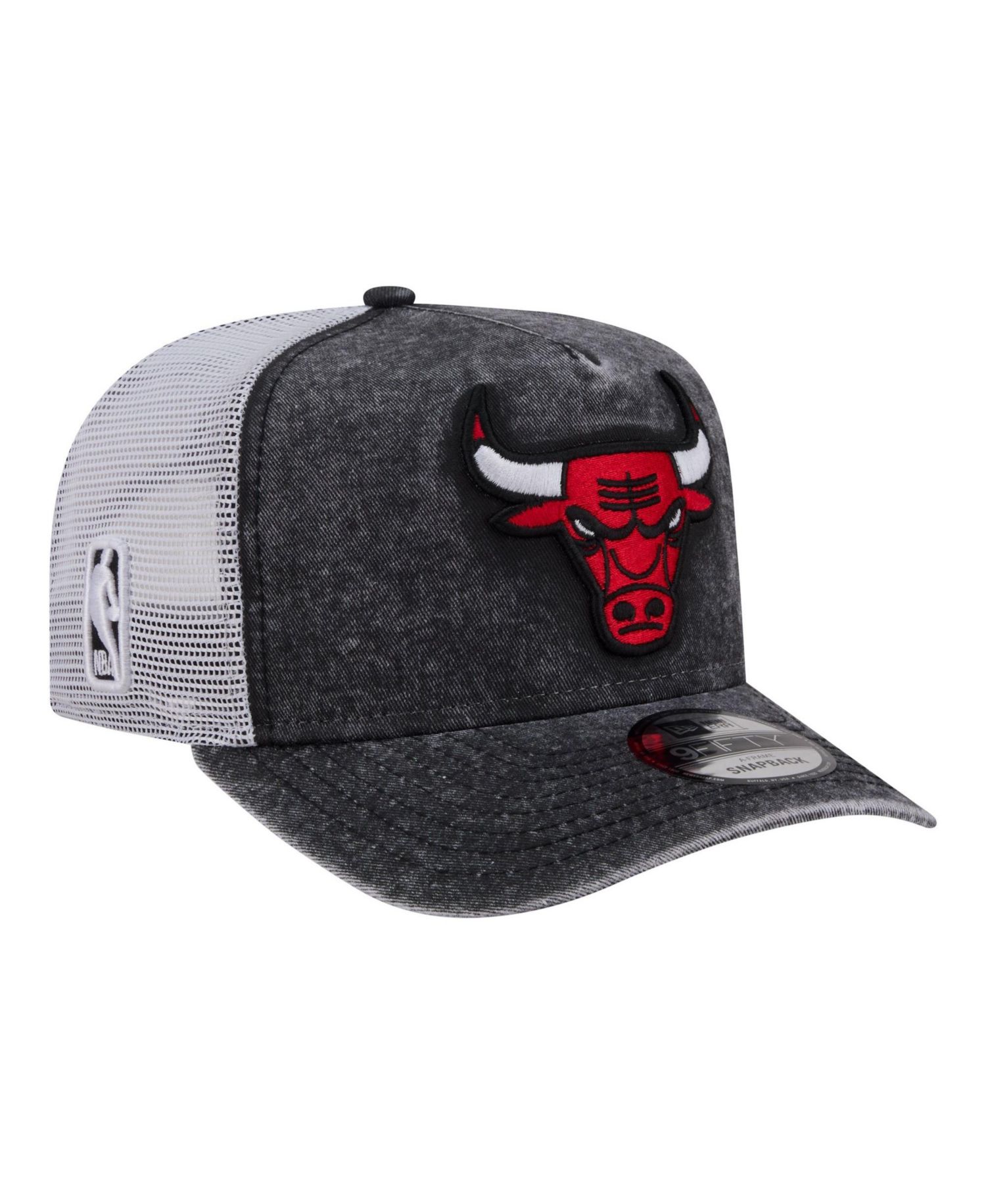 Men's Black/White Chicago Bulls Washed Meshback 9FIFTY Adjustable Hat