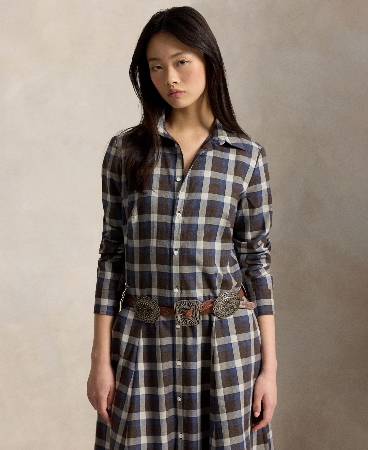 Женское платье Polo Ralph Lauren Plaid Long-Sleeve Midi Shirt Dress, цвет: Коричневый синий разноцветный — фото 2