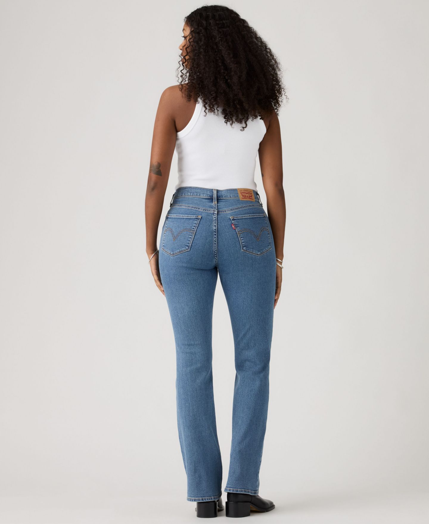 Женские джинсы Levi's Casual Classic Mid Rise Bootcut, цвет: Джинсовый — фото 5