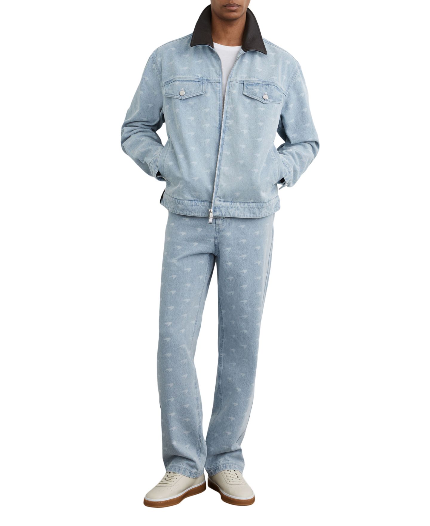 Мужские джинсы REISS Parsec Relaxed-Fit McLaren Racing Speed mark Print, цвет: Мягкий синий — фото 3