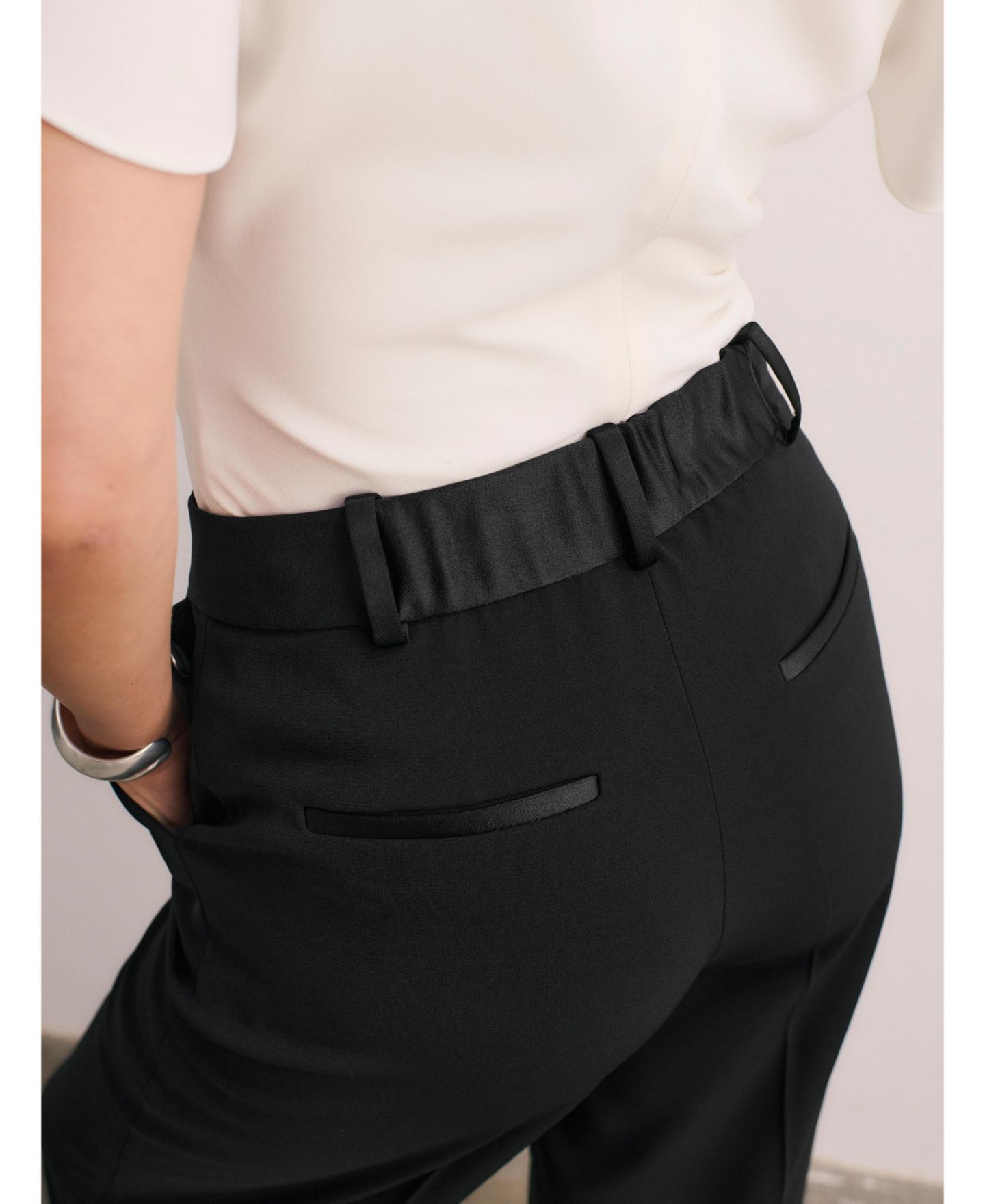 Женские брюки The Fold Adelaide Wide-Leg Cropped Mid-Rise, цвет: Чёрный — фото 4