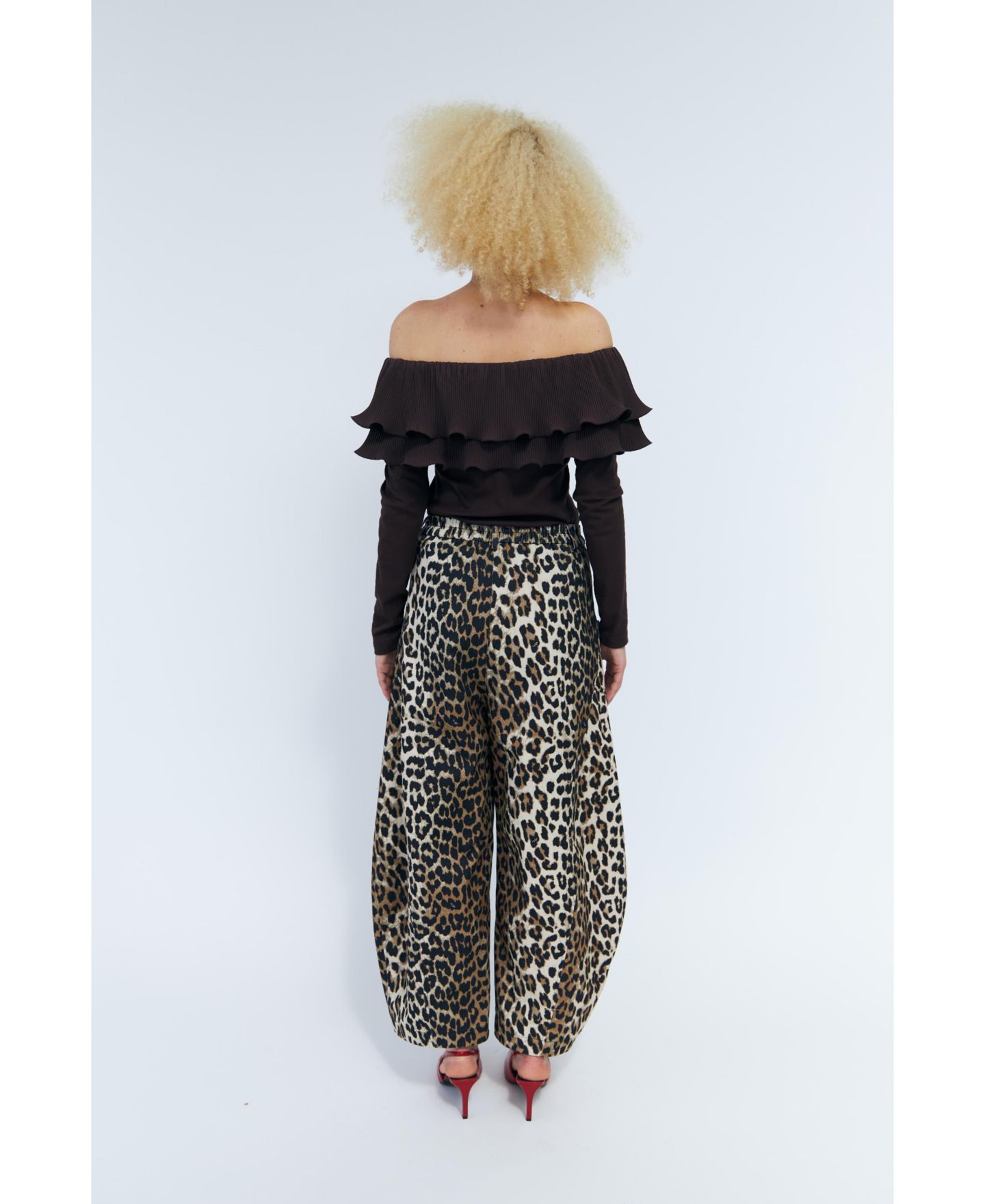 Женские брюки CRAS Leopard-Print High-Rise Barrel Fit — фото 4