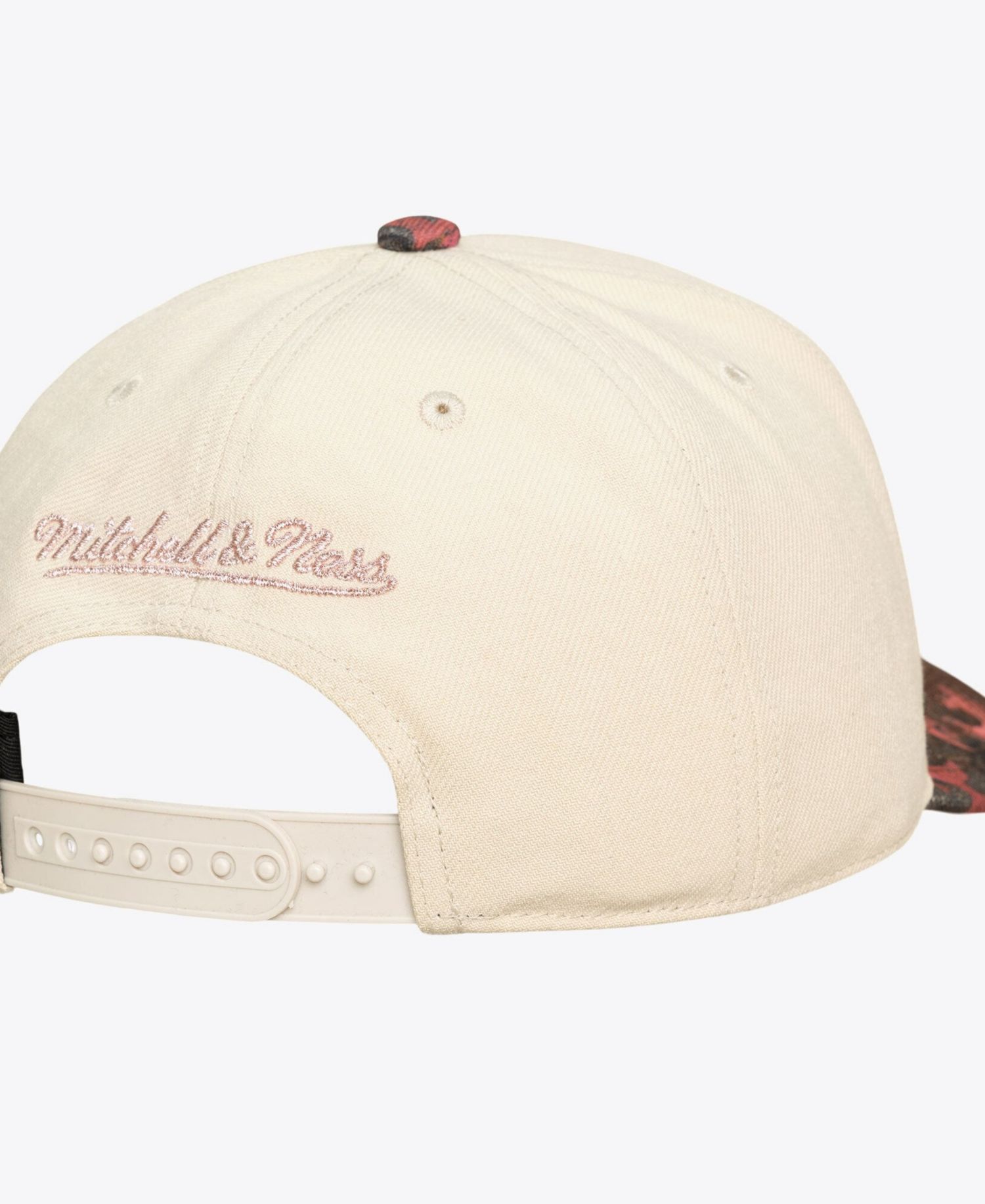Men's and Women's Cream Dallas Wings Pink Pro Snapback Hat