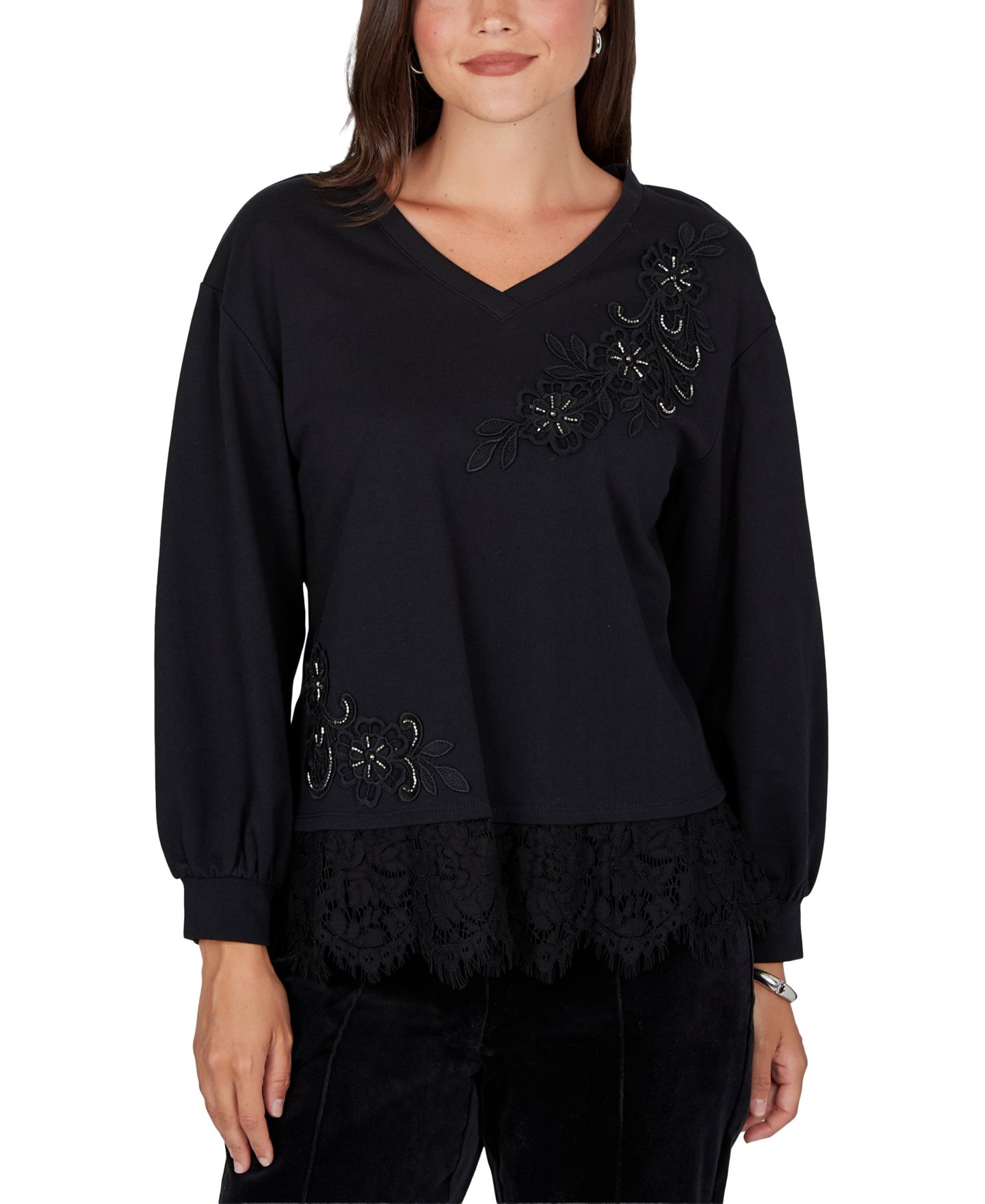 Женский свитер Ruby Rd. Petite Long-Sleeve V-Neck Lace Pullover, цвет: Чёрный — фото 1