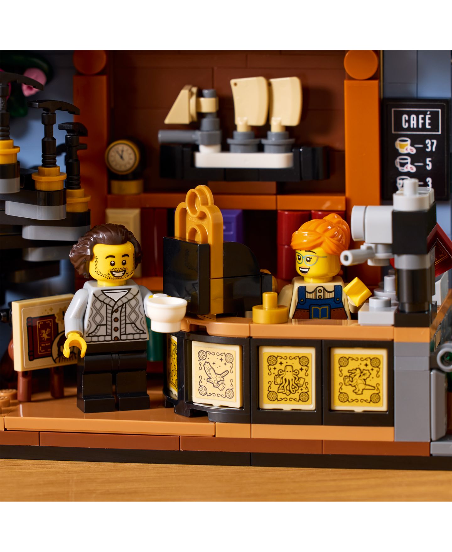 LEGO® Конструктор LEGO Bookstore: Book Nook 11379, 1690 деталей, от 18 лет — фото 3