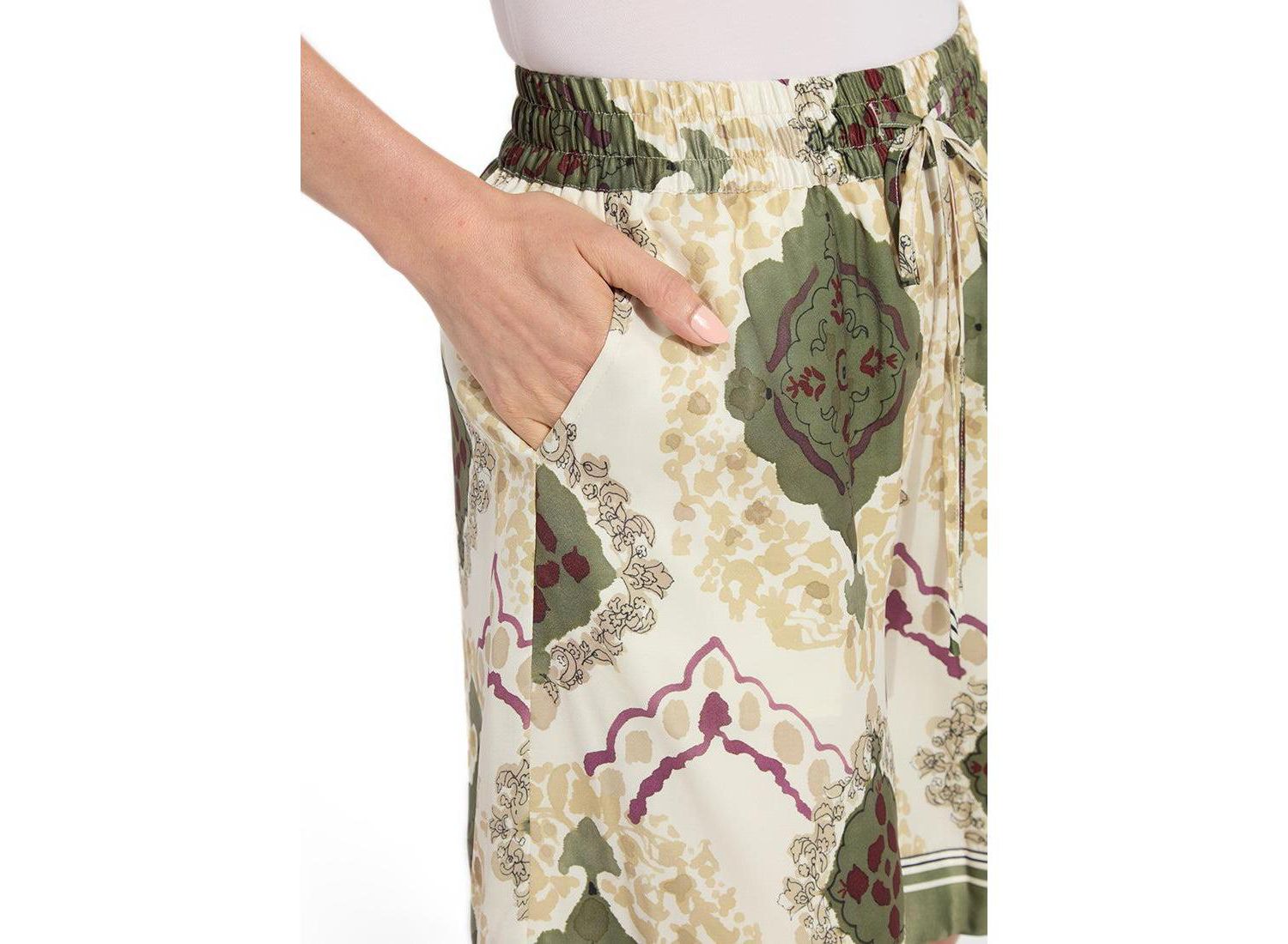 Women's Adhara Satin Mid-Rise Wide-Leg Boxer Shorts, 7" Inseam