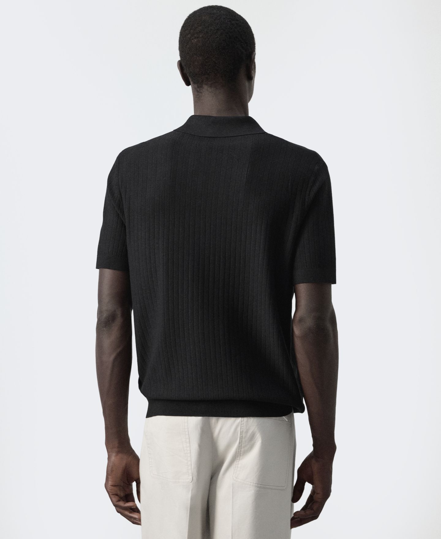 Мужское поло Mango Fine Rib-Knit Regular-Fit Polo, цвет: Чёрный — фото 5