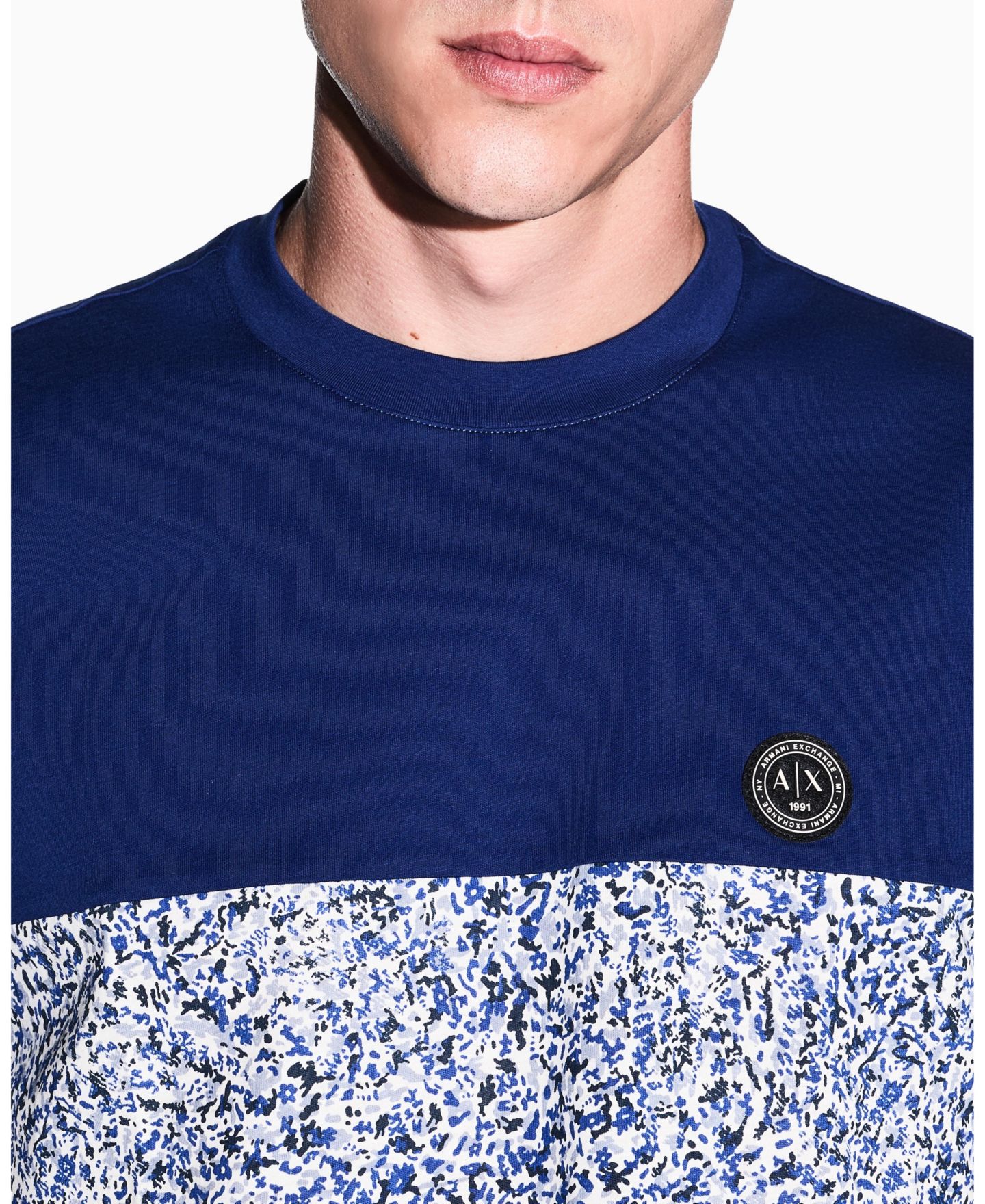 Мужская футболка A|X Armani Exchange Colorblock-Print Crewneck, цвет: Синий — фото 6