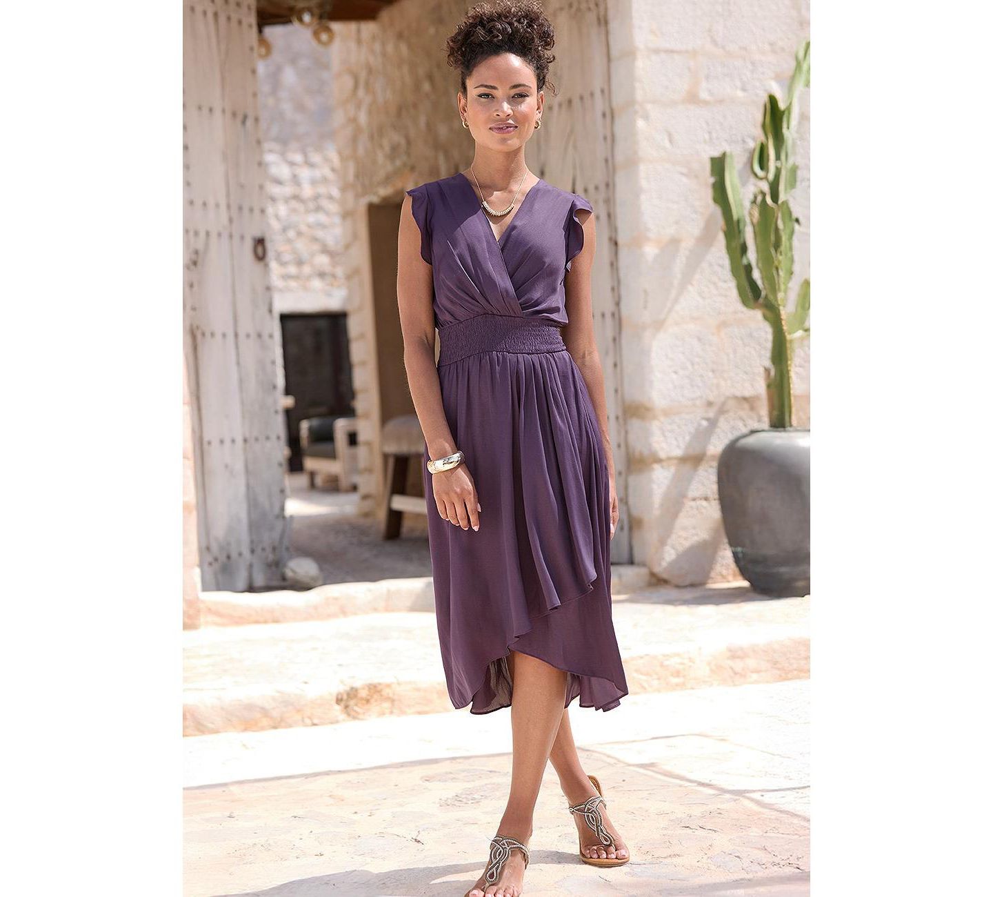 Женское платье Lascana Ruffle-Sleeve Satin High-Low Midi, цвет: Фиолетовый — фото 3