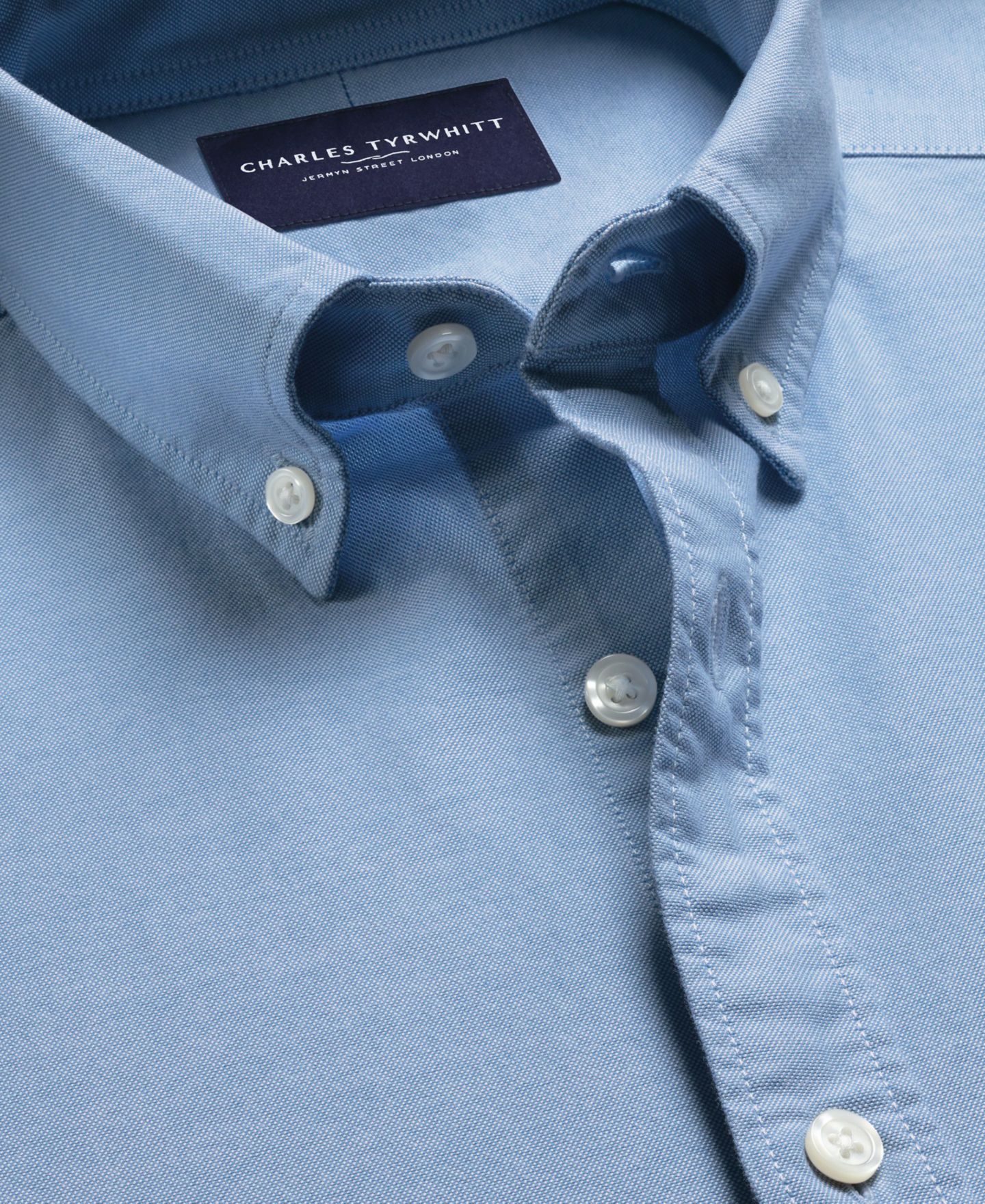 Мужская рубашка Charles Tyrwhitt Slim-Fit Long-Sleeve Natural Stretch Button-Down, цвет: Небесно-голубой — фото 5
