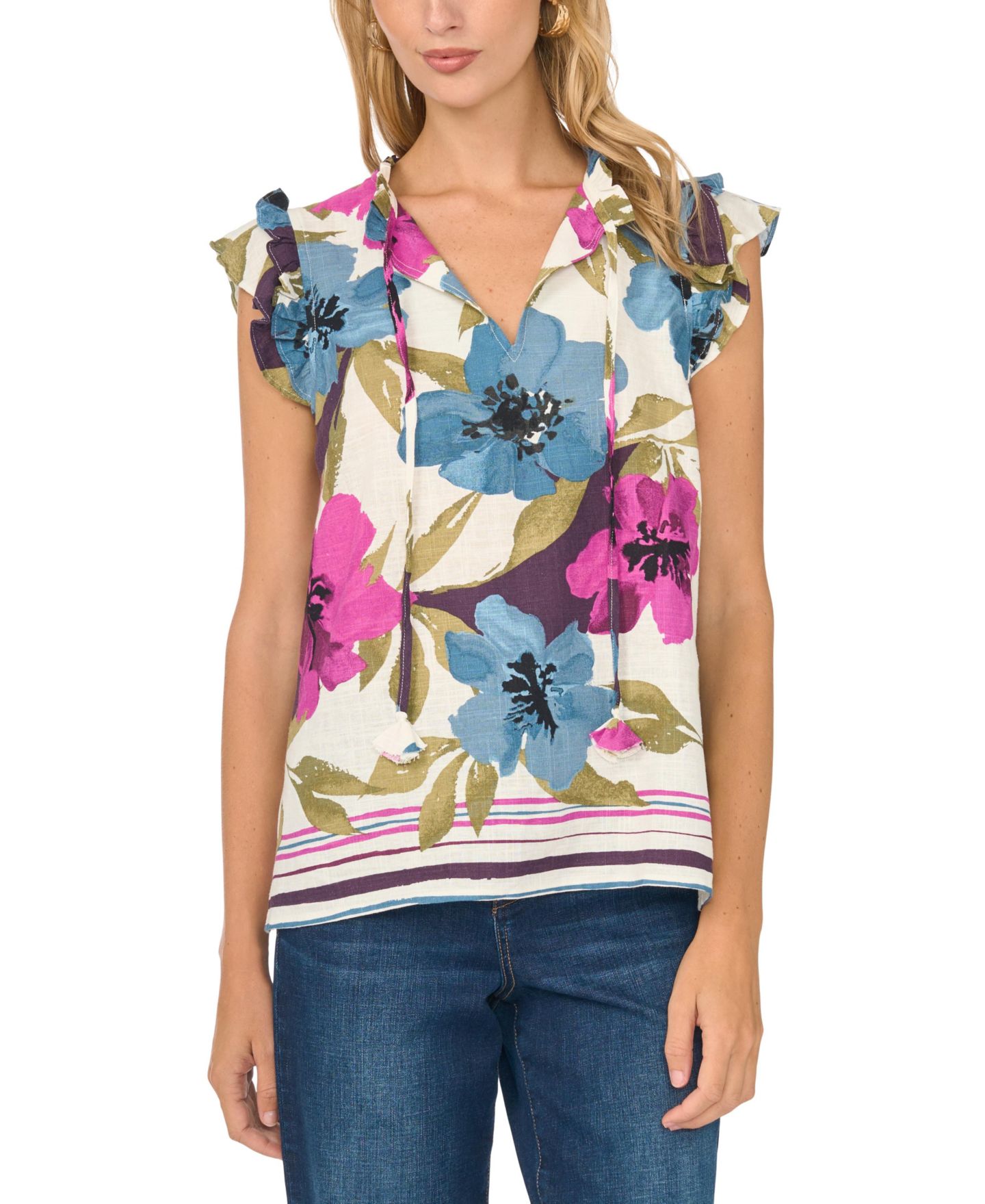 Женская блузка Vince Camuto Blossom Rain Floral-Print Split Neck Flutter-Sleeve Rayon-Blend, цвет: Wild Petunia — фото 1