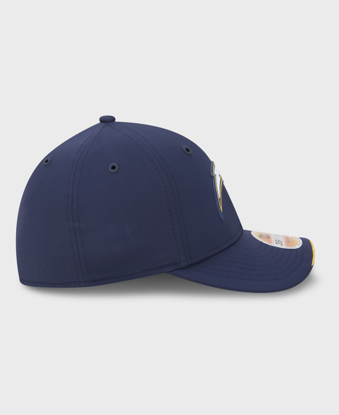 Мужская кепка New Era Navy Los Angeles Chargers 2026 Sideline 39THIRTY M-Crown Flex Hat — фото 6