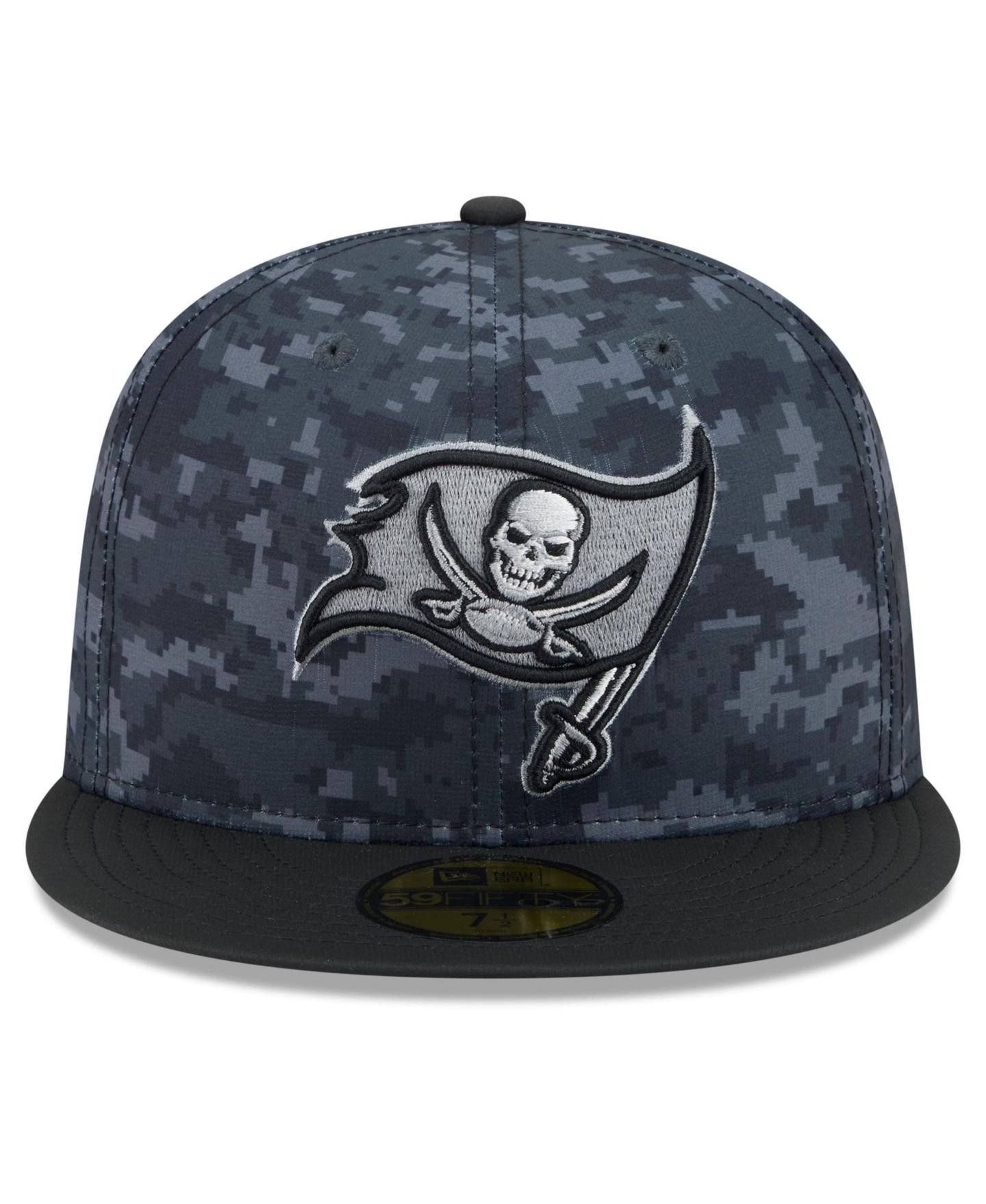 Мужская кепка New Era Black Tampa Bay Buccaneers 2026 Salute To Service 59FIFTY Fitted Hat — фото 2