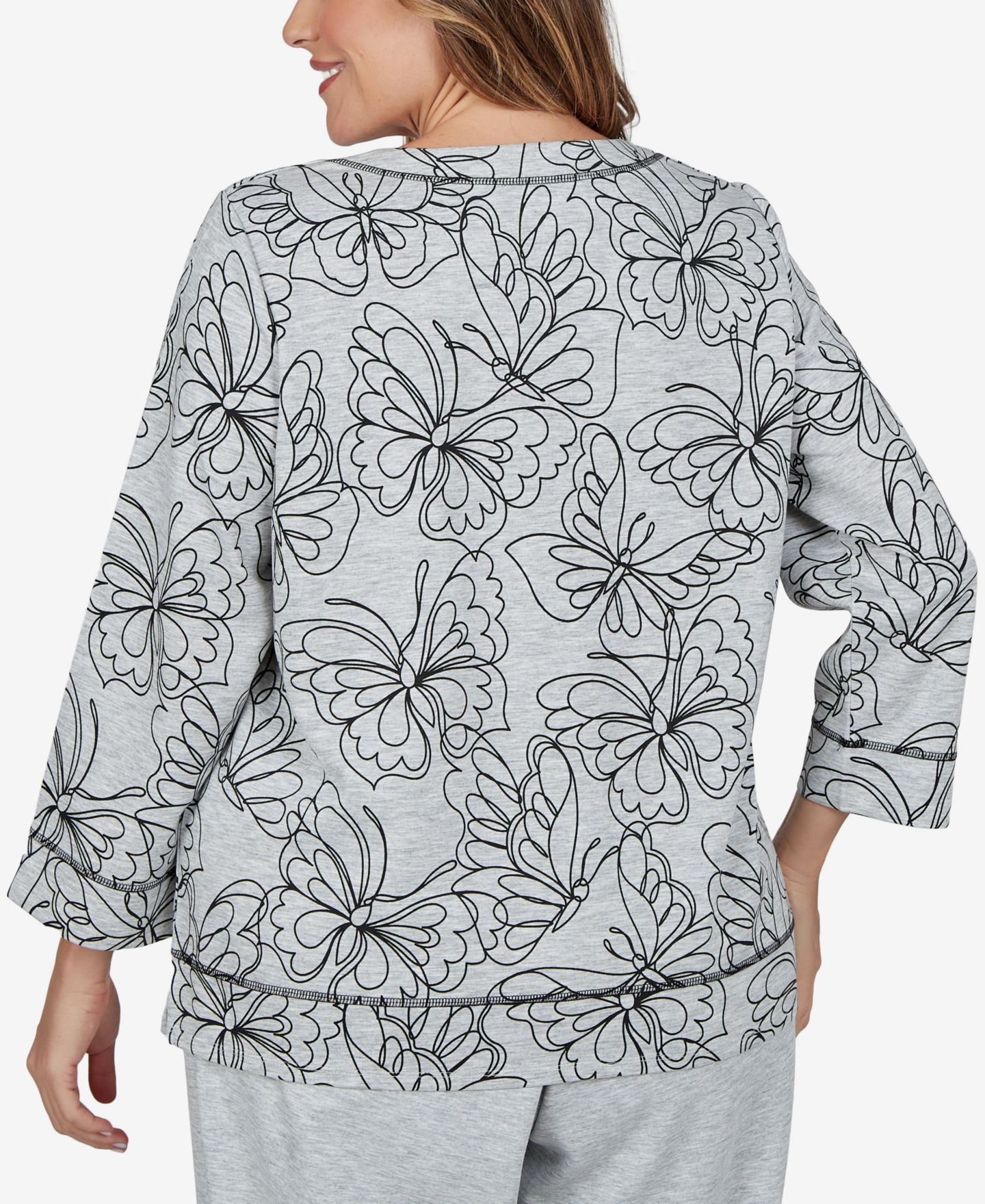 Женская футболка Alfred Dunner Plus Size Butterfly-Print 3/4-Sleeve, цвет: Granite — фото 5