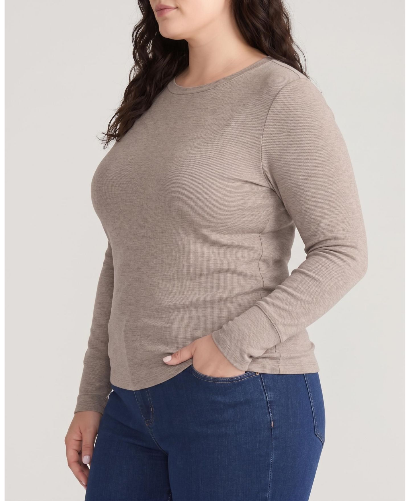 Женская футболка Universal Standard Plus Size Cloud Rib Fine-Ribbed Long-Sleeve Crewneck, цвет: Миндальный пыльный — фото 2