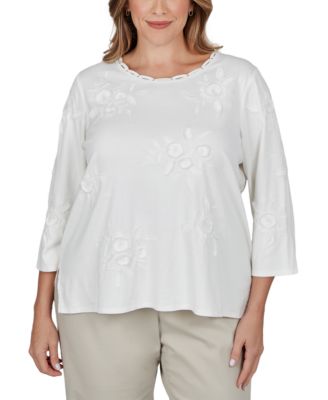 Plus Size 3/4-Sleeve Floral Embroidery Pullover Blouse