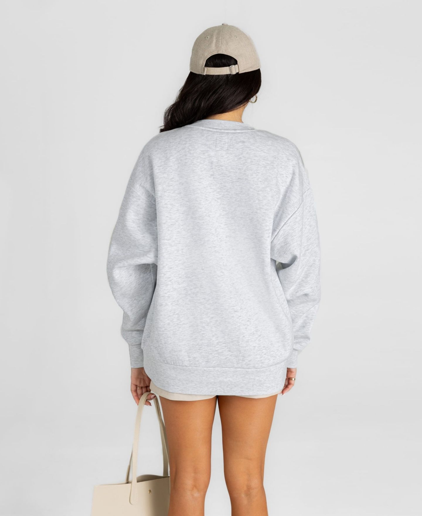 Женская толстовка Gameday Couture Heather Gray Indiana Hoosiers Chasing Victory Rhinestone Spray Oversized Fleece — фото 2