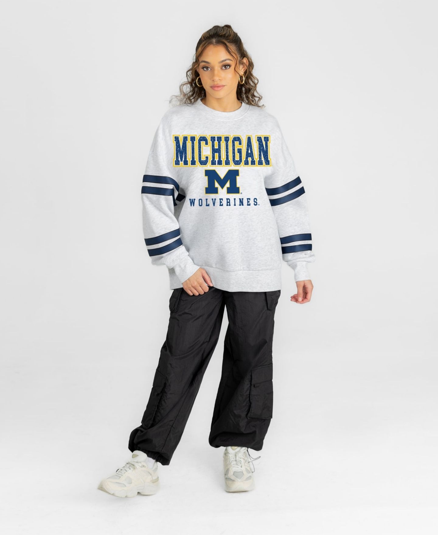 Женская толстовка Gameday Couture Ash Michigan Wolverines Stadium Stripes Oversized Fleece — фото 3
