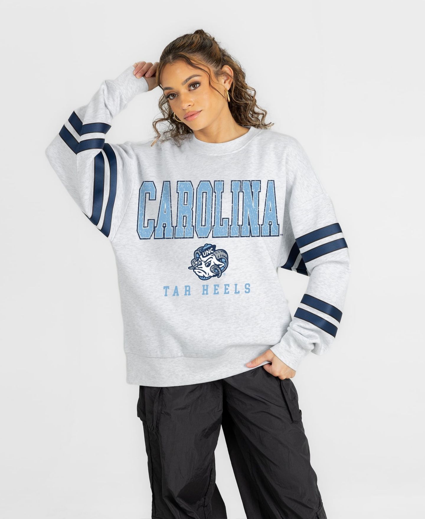 Женские толстовки Gameday Couture Ash North Carolina Tar Heels Stadium Stripes Oversized Fleece — фото 4