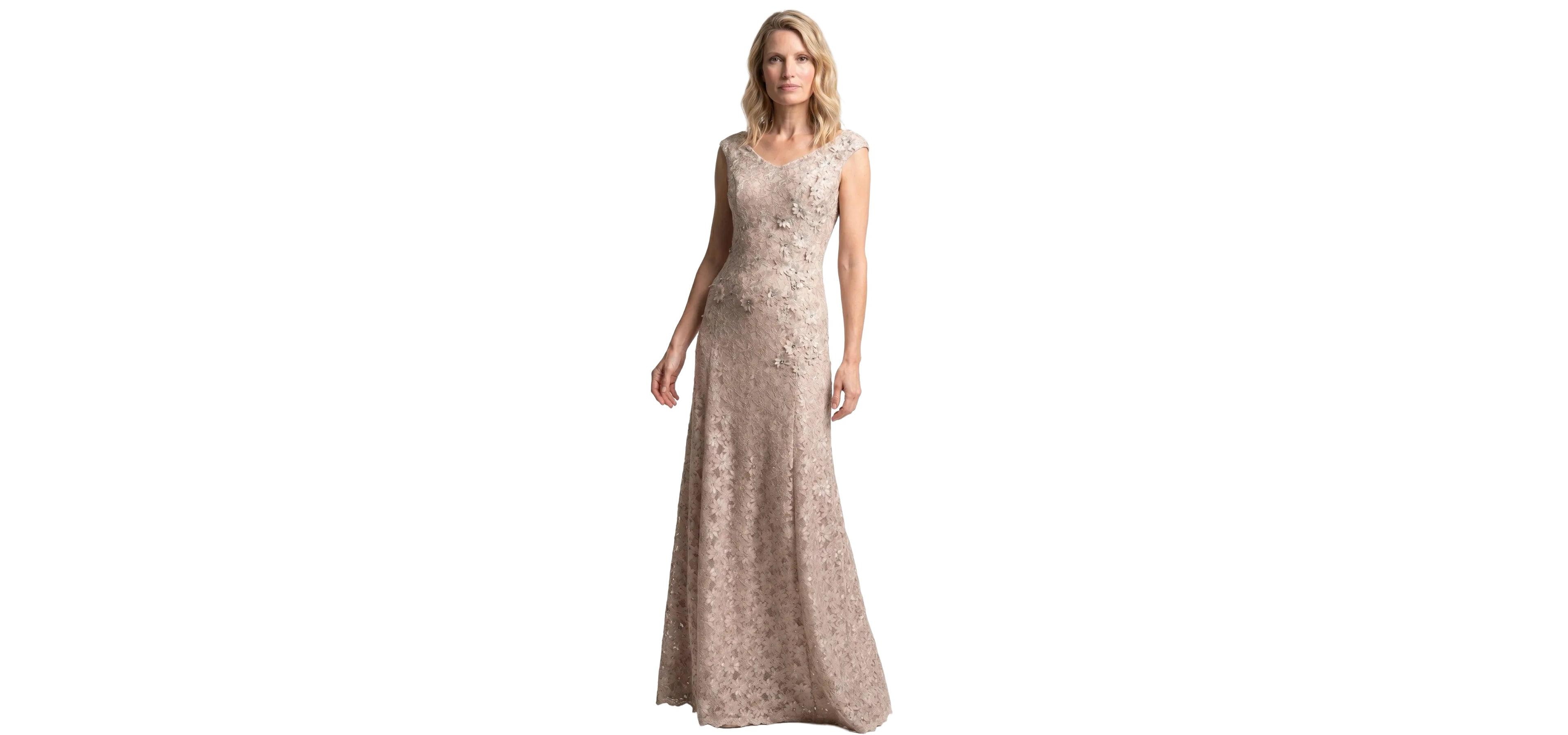 Luna Fashion House Women's Bruna Floral Lace Floor-Length Cap-Sleeve Gown