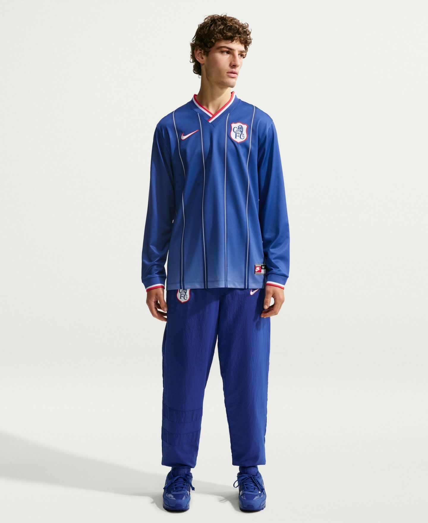 Мужской топ Nike Royal Chelsea 2026/27 Third Energy Dri-FIT Long-Sleeve Lifestyle Jersey — фото 1