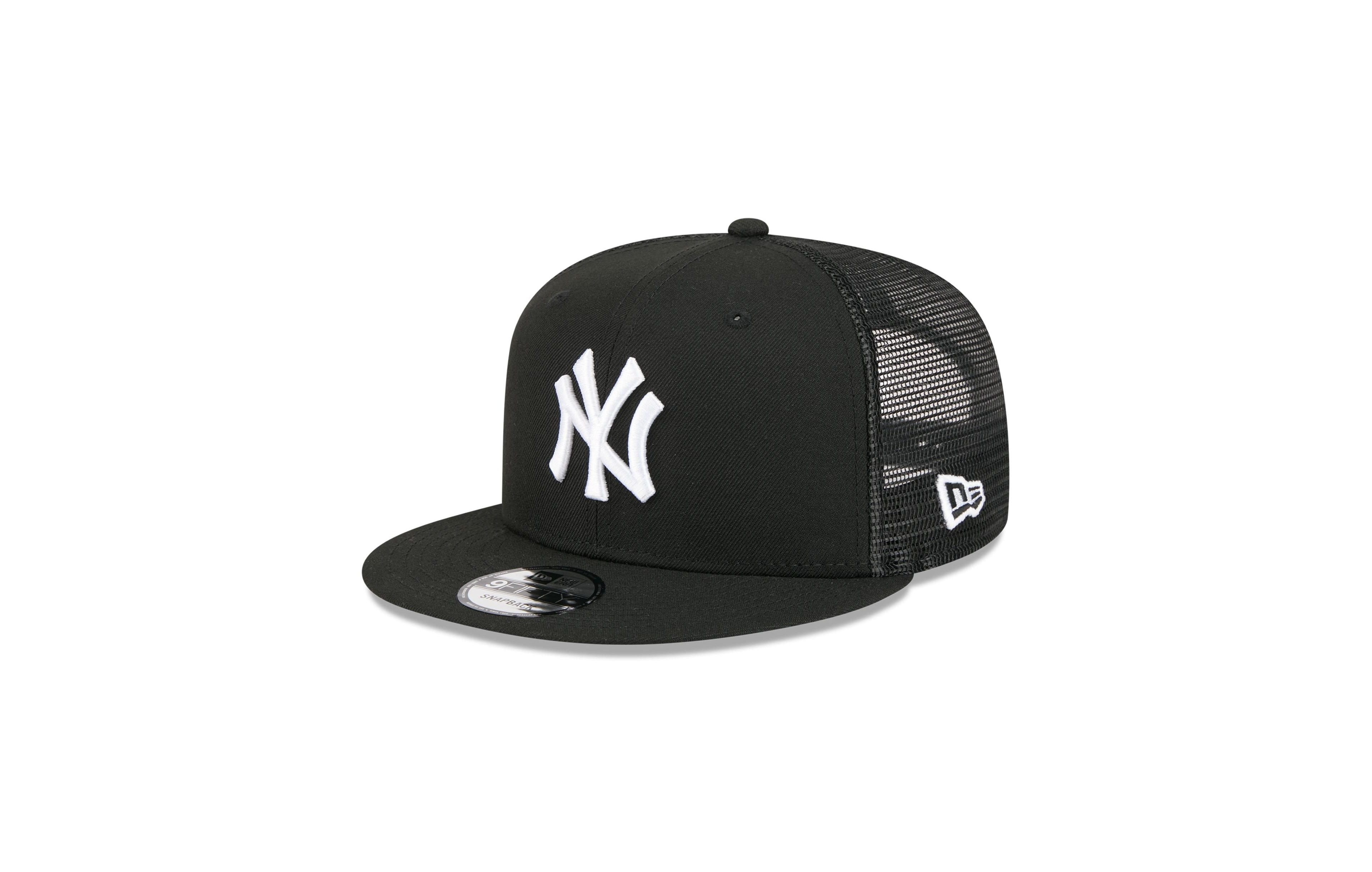 New Era Men's Black New York Yankees 9FIFTY Adjustable Trucker Hat