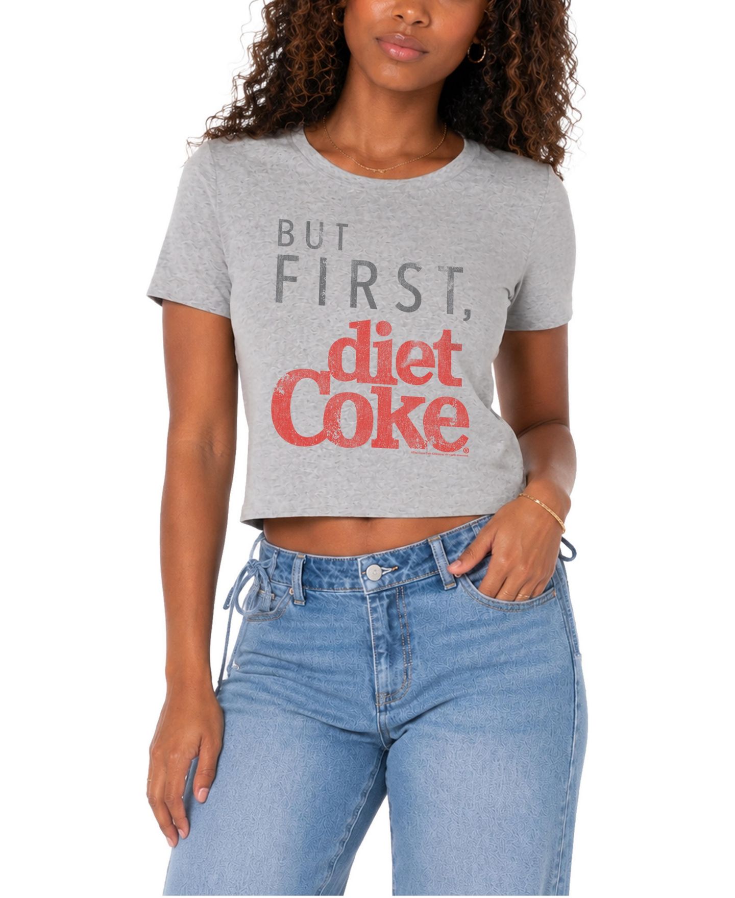 Женская футболка Coca-Cola But First Diet Coke Graphic Cropped Cotton-Blend, цвет: Меланжевый серый — фото 1