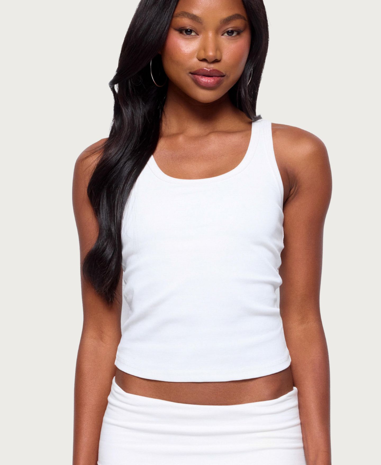 Женский топ Edikted Ailsa Ribbed Built In Bra Tank Top, цвет: Белый — фото 1