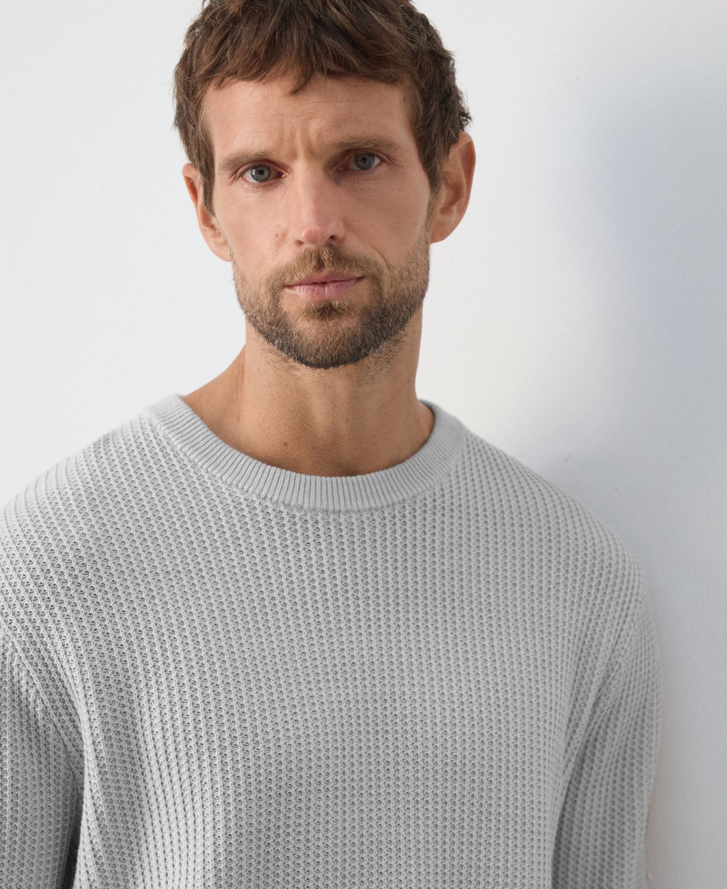 Мужской свитер Mango Bilbo Cotton Crewneck Ribbed, цвет: Ледяной серый — фото 4