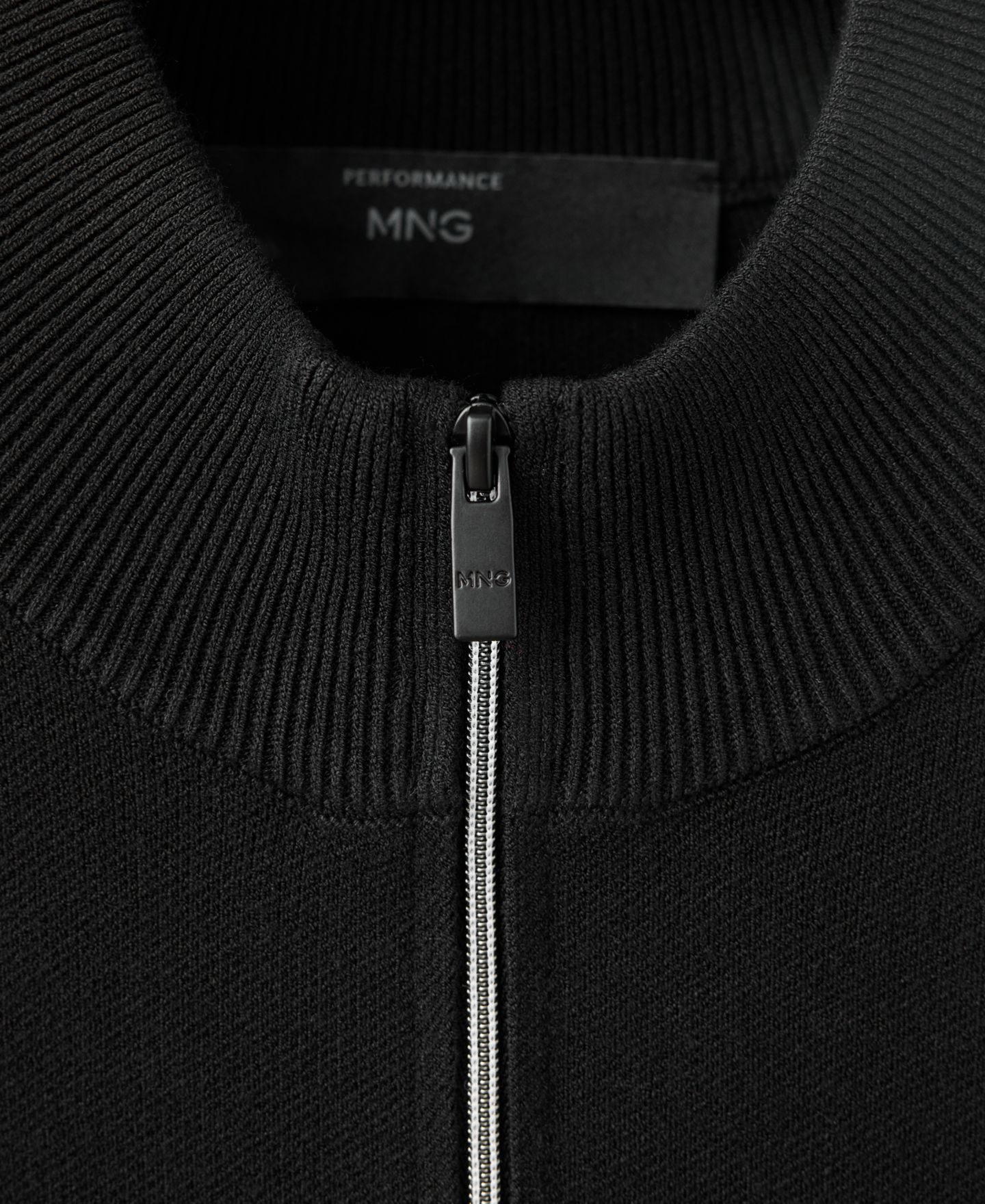 Мужской свитер Mango Jersey Luxusp Quarter-Zip Slim-Fit, цвет: Чёрный — фото 9