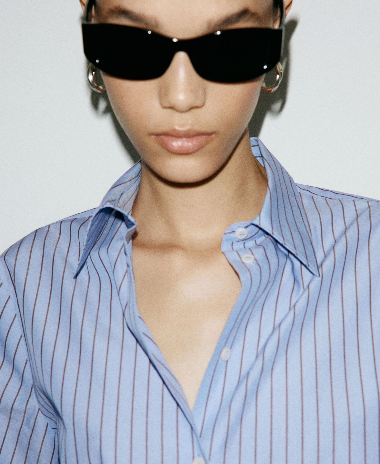Женская рубашка Mango Pinstripe Button-Up, цвет: Синий — фото 4