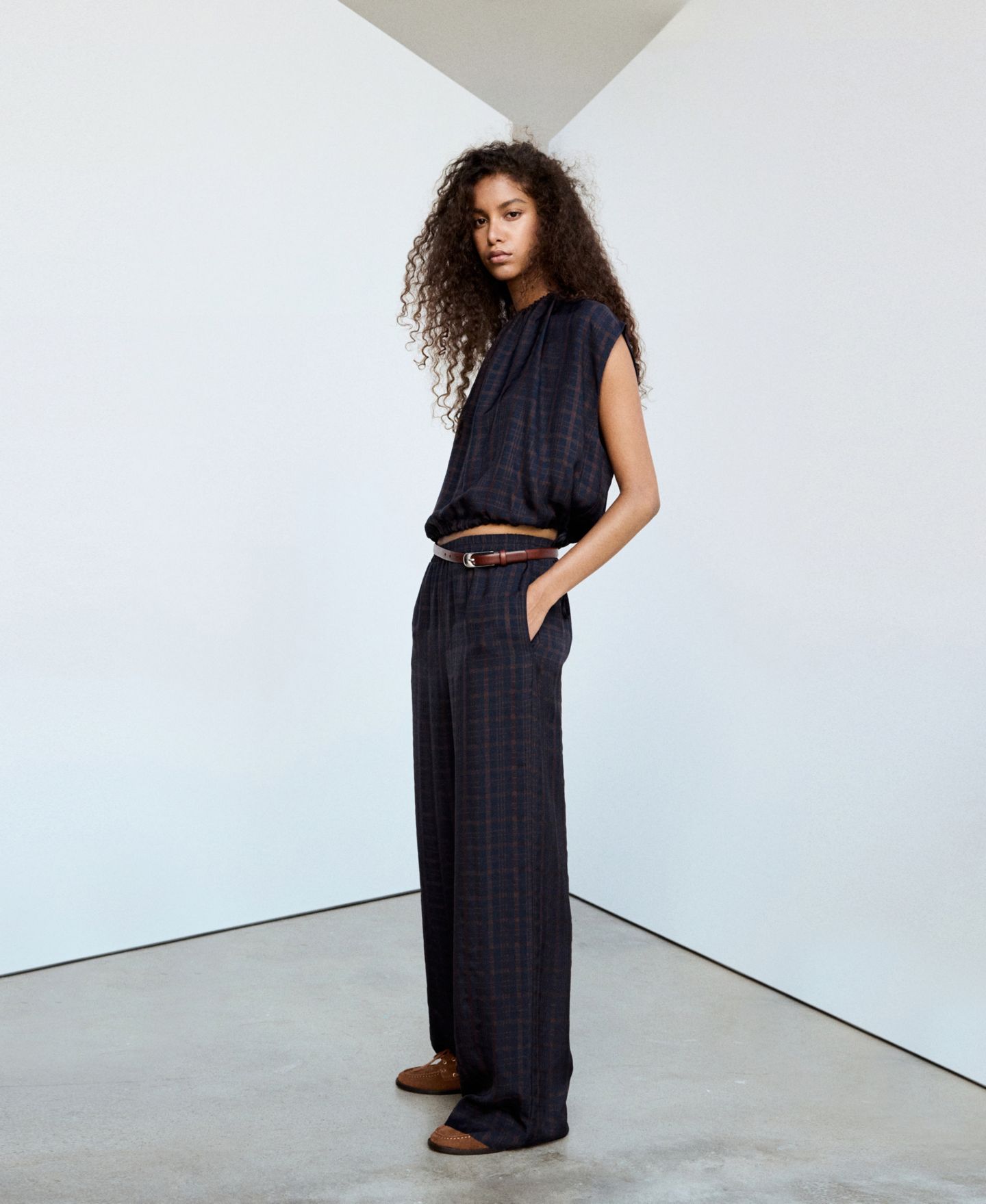 Женская блузка Mango Plaid Gathered Sleeveless, цвет: Синий — фото 2