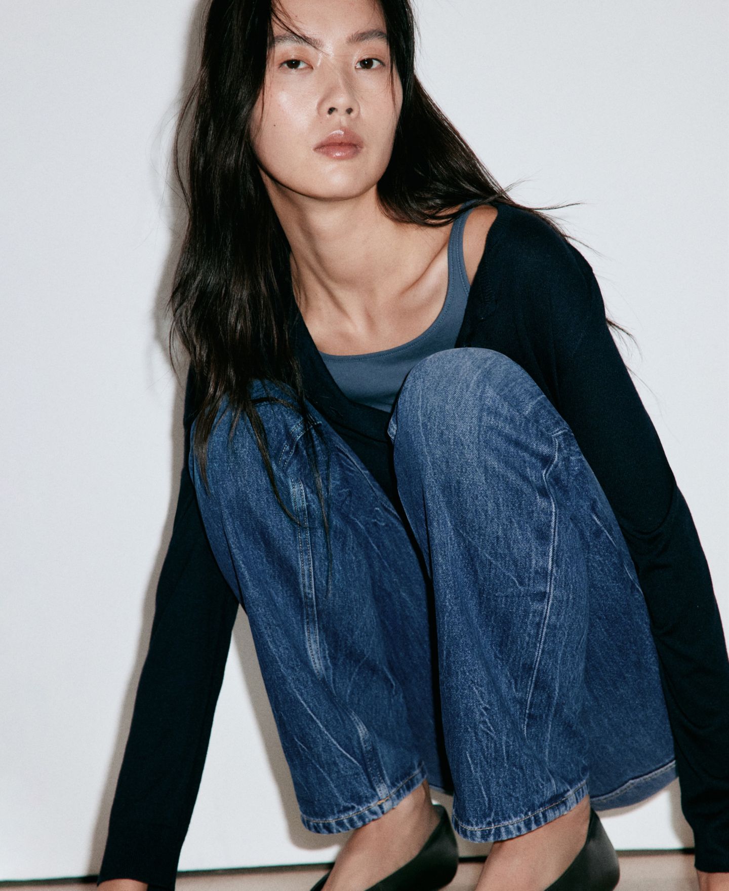 Женские джинсы Mango Low-Rise Slim Denim, цвет: Тёмный синий — фото 4