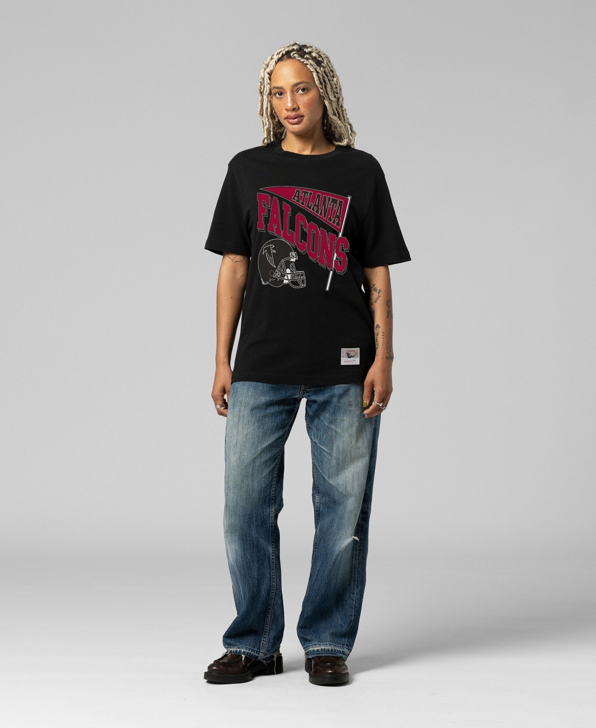 Mitchell & Ness Women's Black Atlanta Falcons Team Dynamic Boyfriend T-Shirt - Black