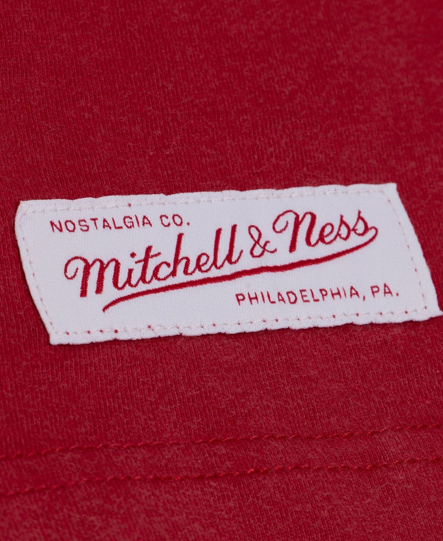 Женская футболка Mitchell & Ness Scarlet Kansas City Chiefs Core Essentials Micro Logo Boxy Crop — фото 6