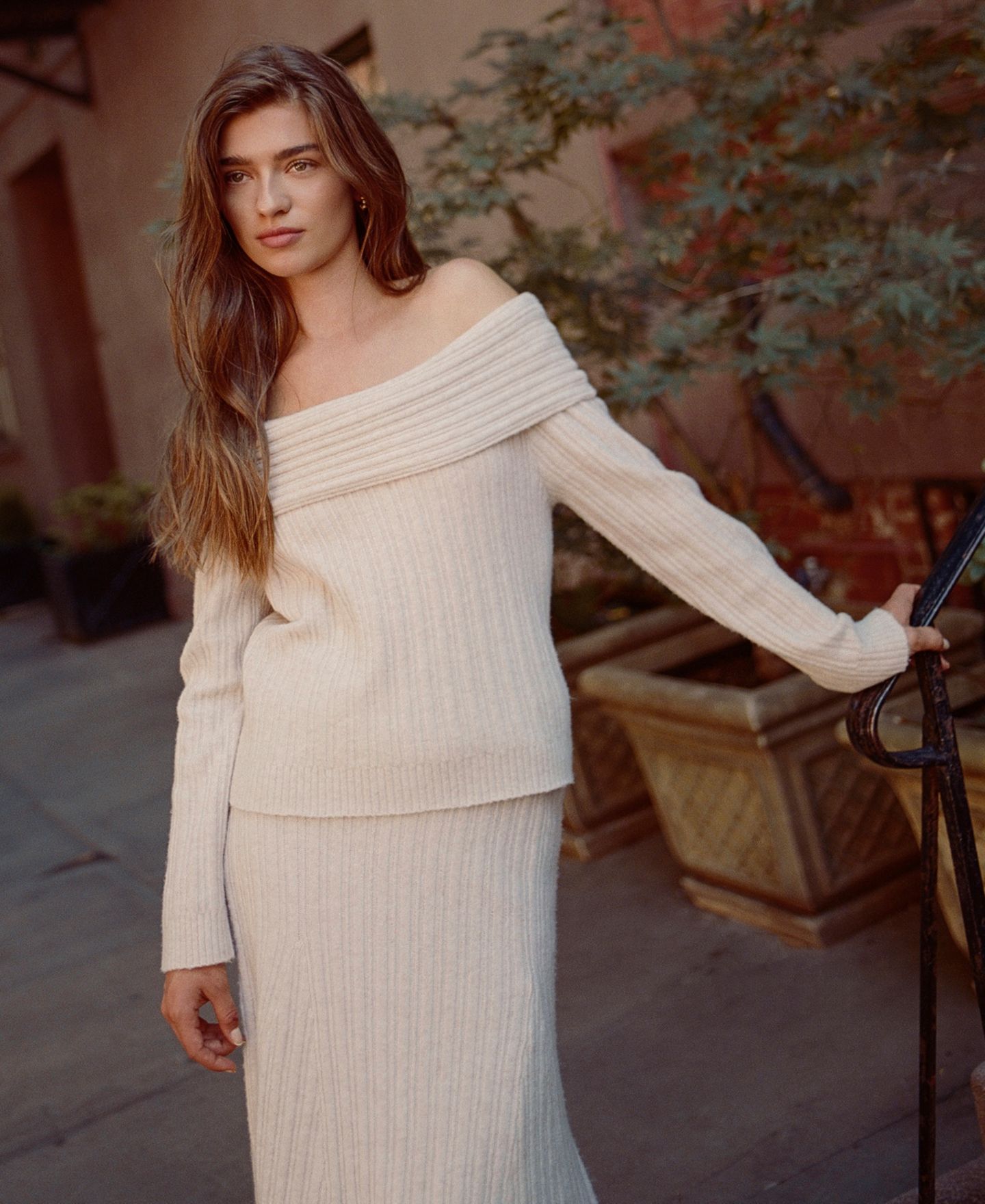 Женская юбка French Connection Lucien High-Waisted Ribbed-Knit A-Line Midi, цвет: Овсяный — фото 4