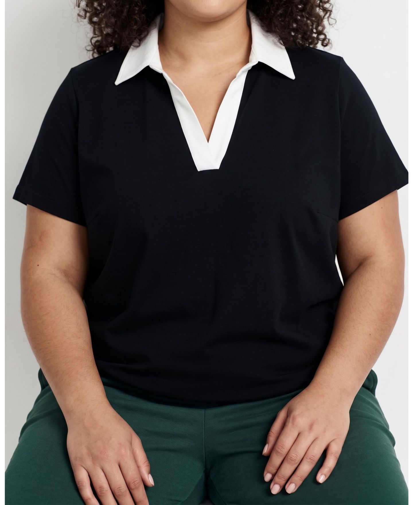 Женский топ Universal Standard Plus Size Varsity French Terry Short-Sleeve Polo, цвет: Чёрный / Белый — фото 5