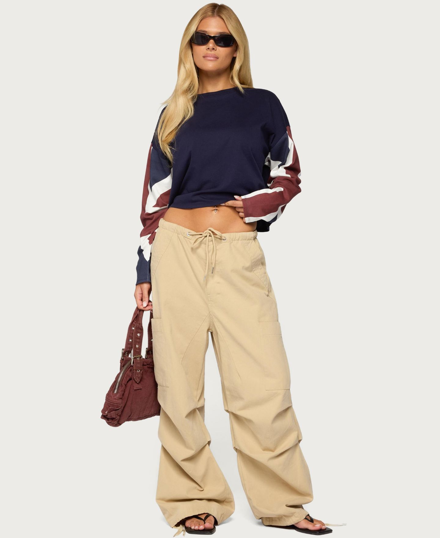 Женский топ Edikted UK Muse Long-Sleeve Crewneck Crop, цвет: Тёмно-синий — фото 4