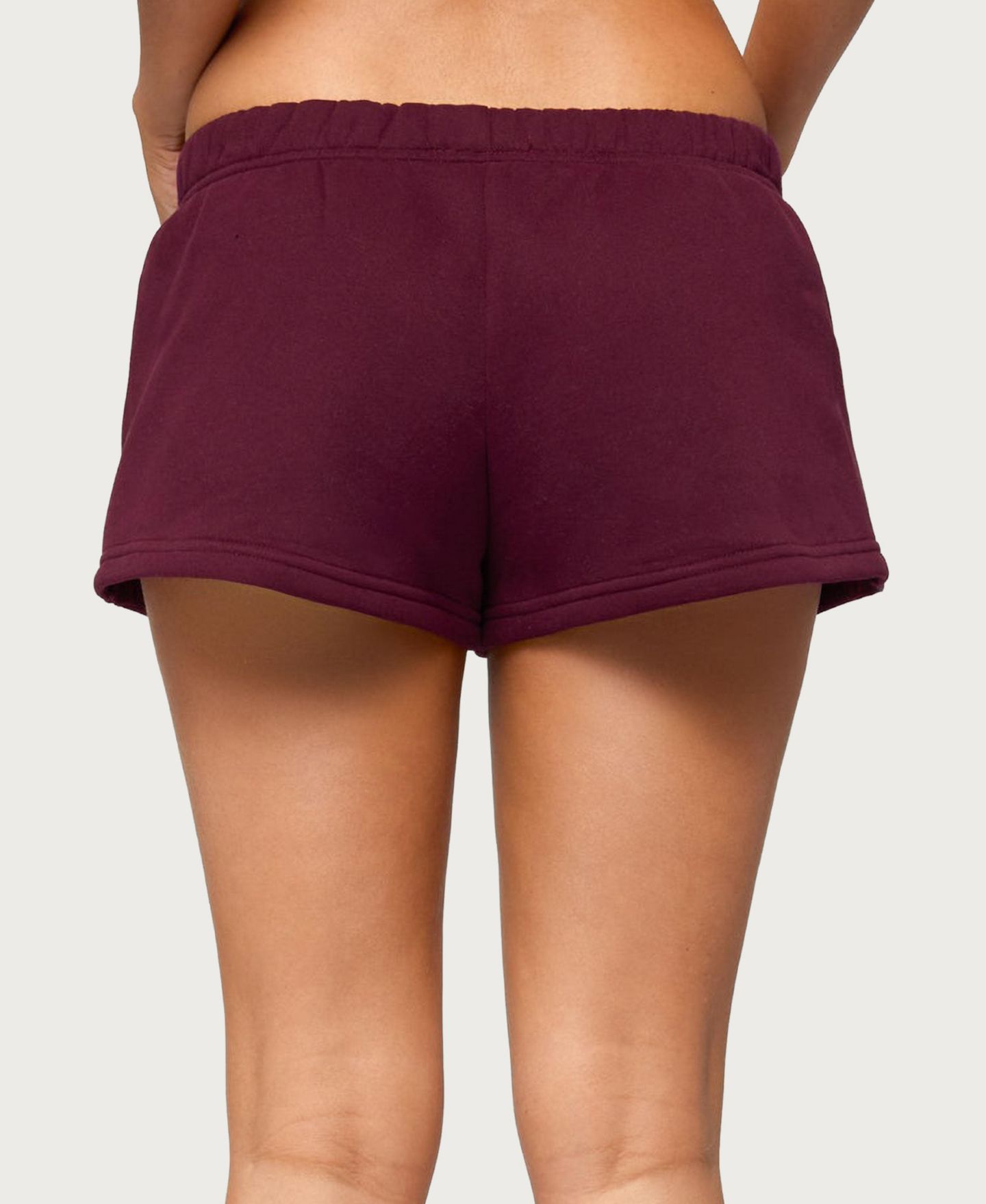 Женские шорты Edikted New York Low Rise Pull-On Sweat Shorts, 2" Inseam, цвет: Бордовый — фото 3