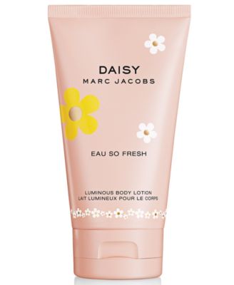 marc jacobs daisy body cream