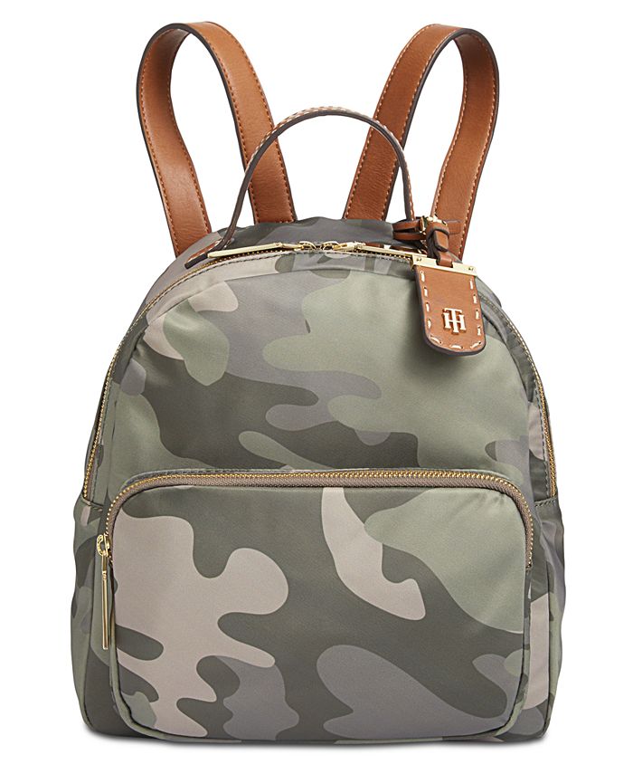 hovedsagelig Unravel dvs. Tommy Hilfiger Julia Camo Small Dome Backpack - Macy's