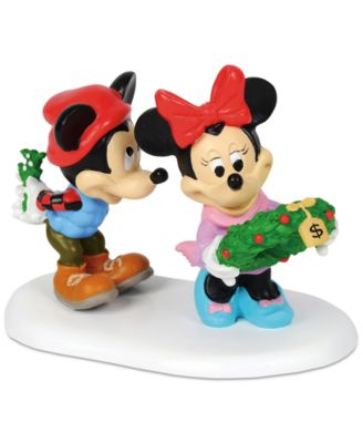 Villages Disney Mickey's Mistletoe Surprise
