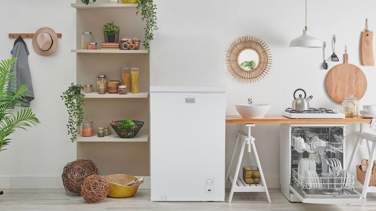 BLACK+DECKER 2.7 Cu. Ft. Compact Chest Freezer - Macy's
